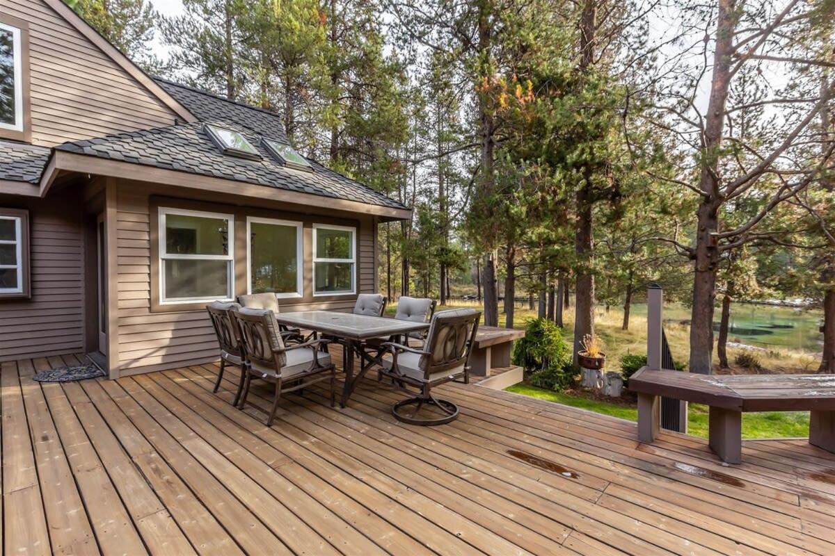 Besson Getaway- 5 min to Village Riverfront