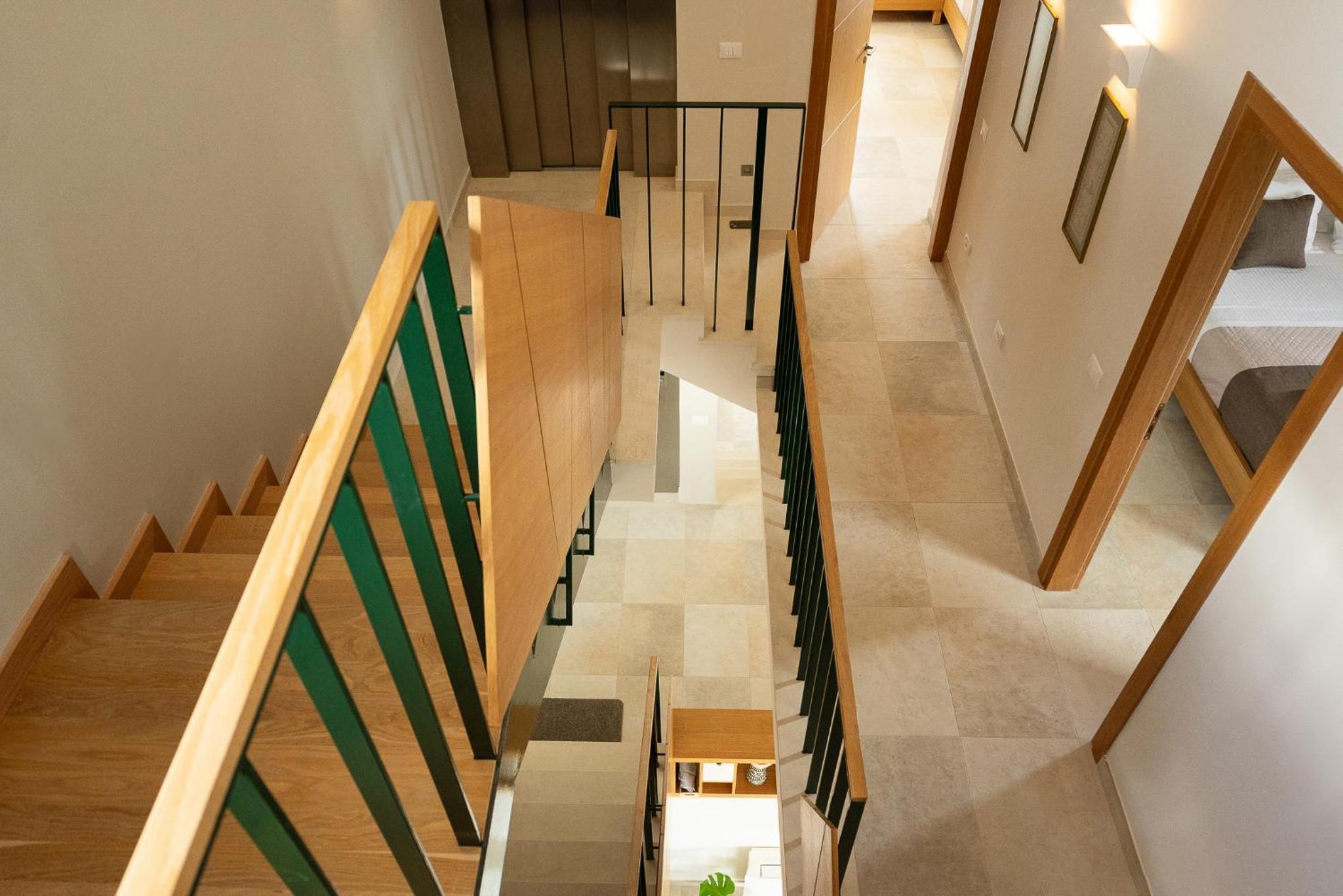 Villa - Sleeps 10 - Pool - Parking - Pool Table