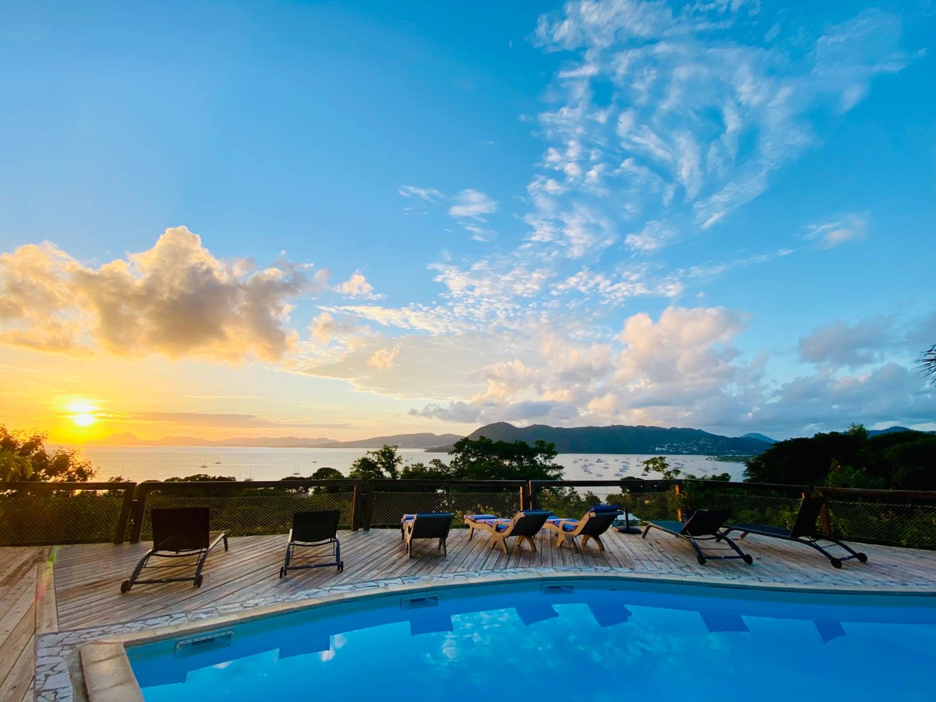 Anoli Lodges