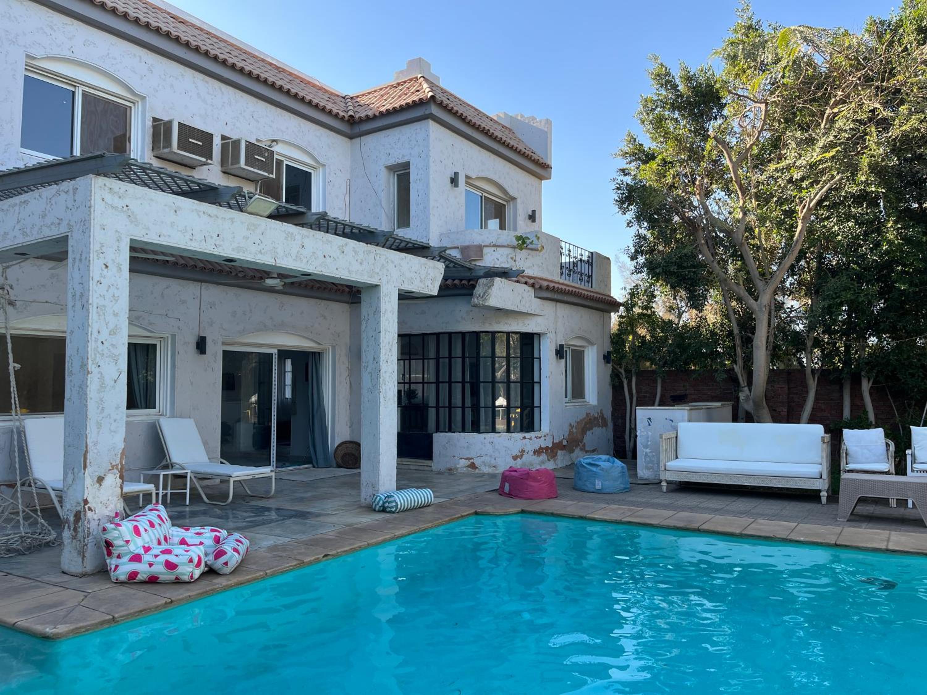 Villa by the Pyramids