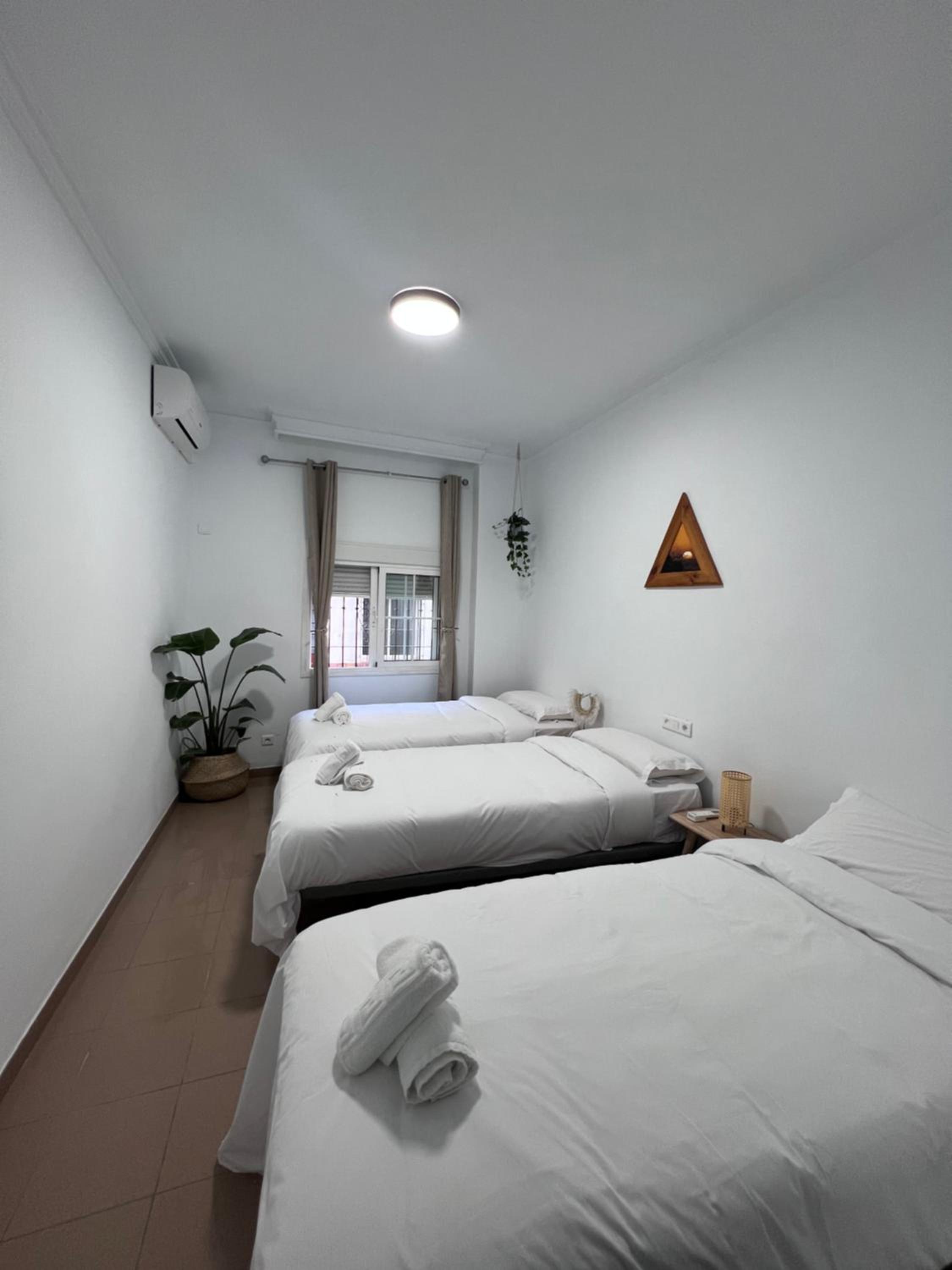 Naim Guest House Nerja