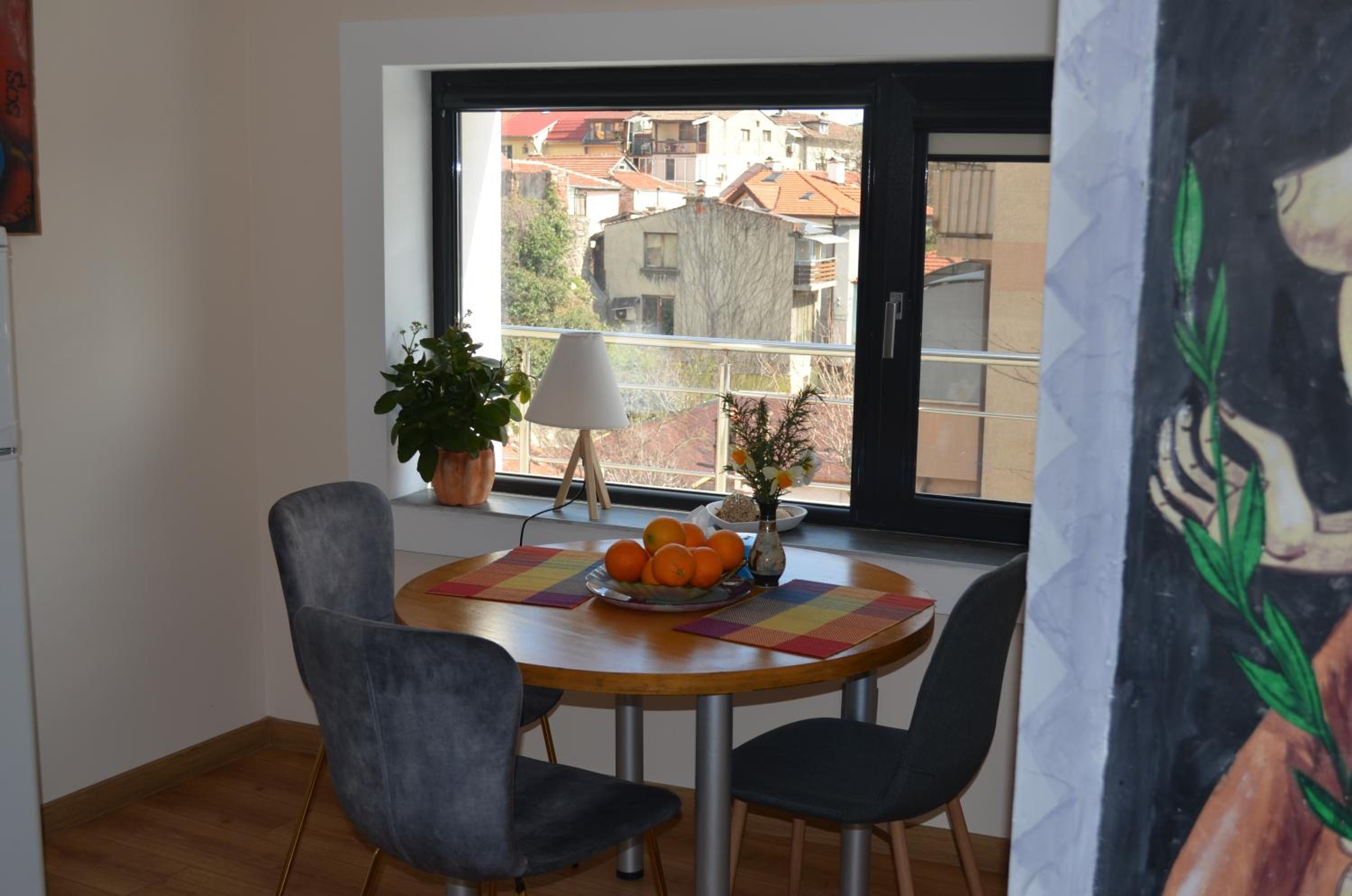 Artistic Loft Panoramic View Top Center