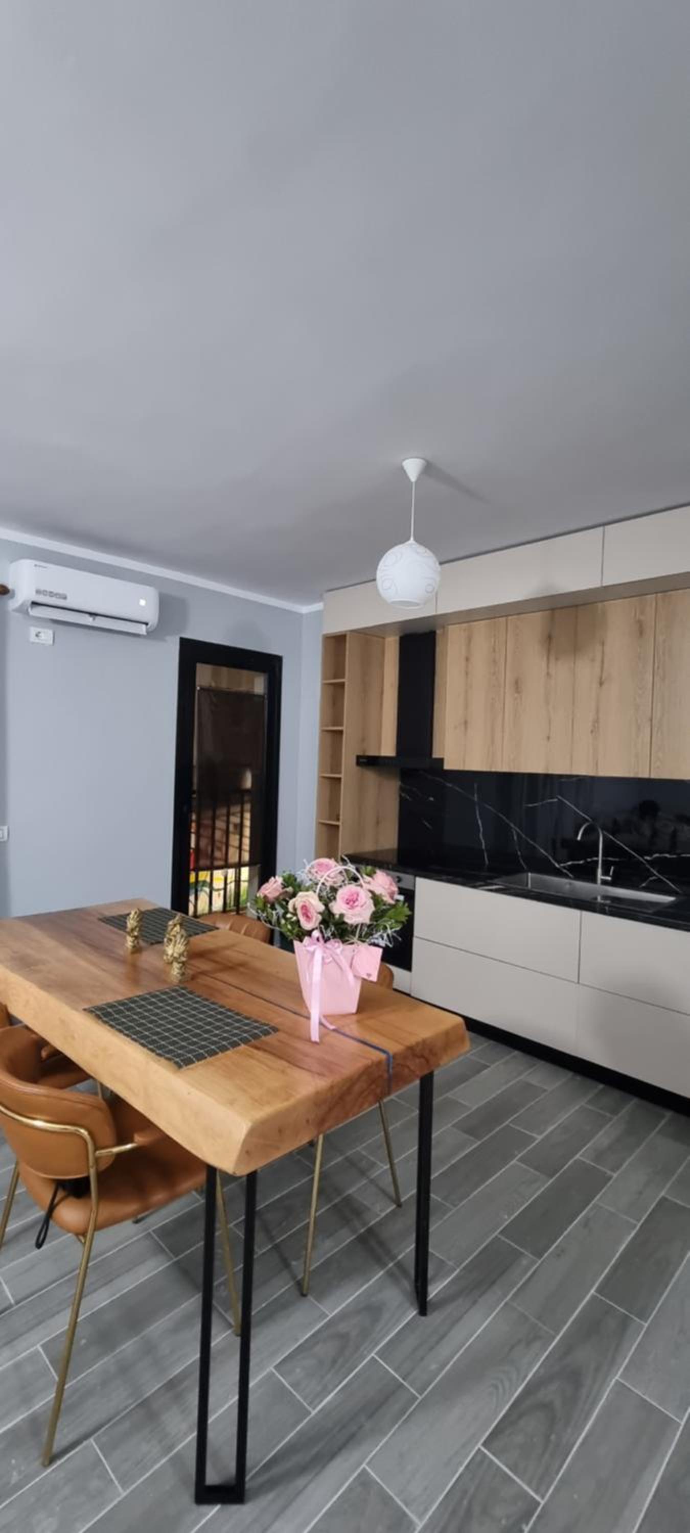 Mine Peza lux apartment