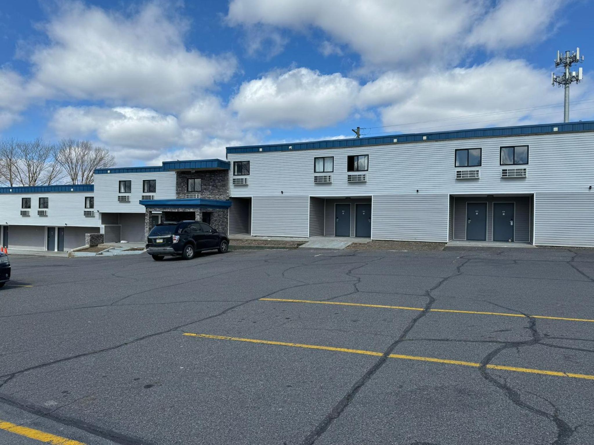 Days Inn by Wyndham Moosic