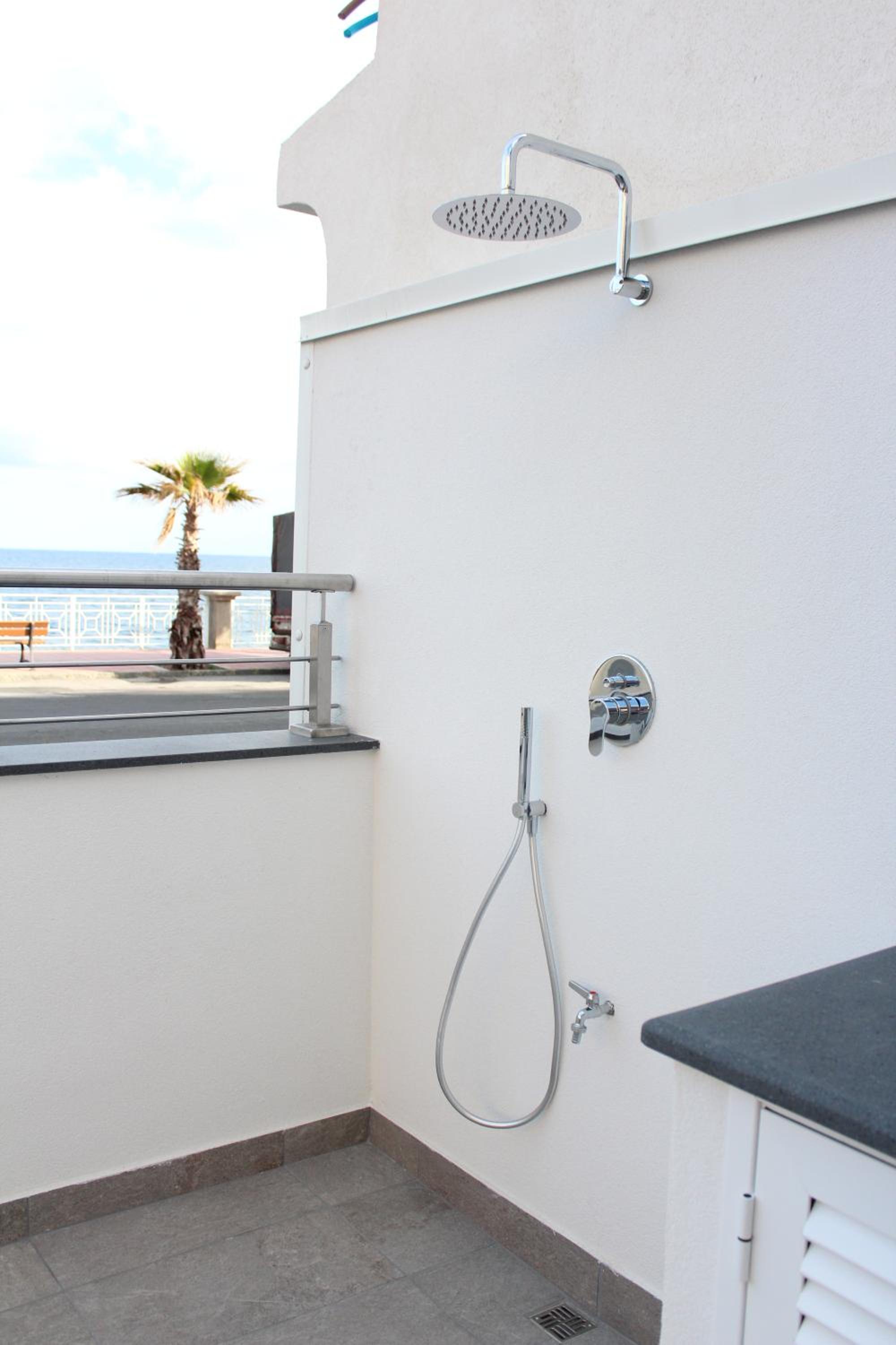 Thetis Apartments