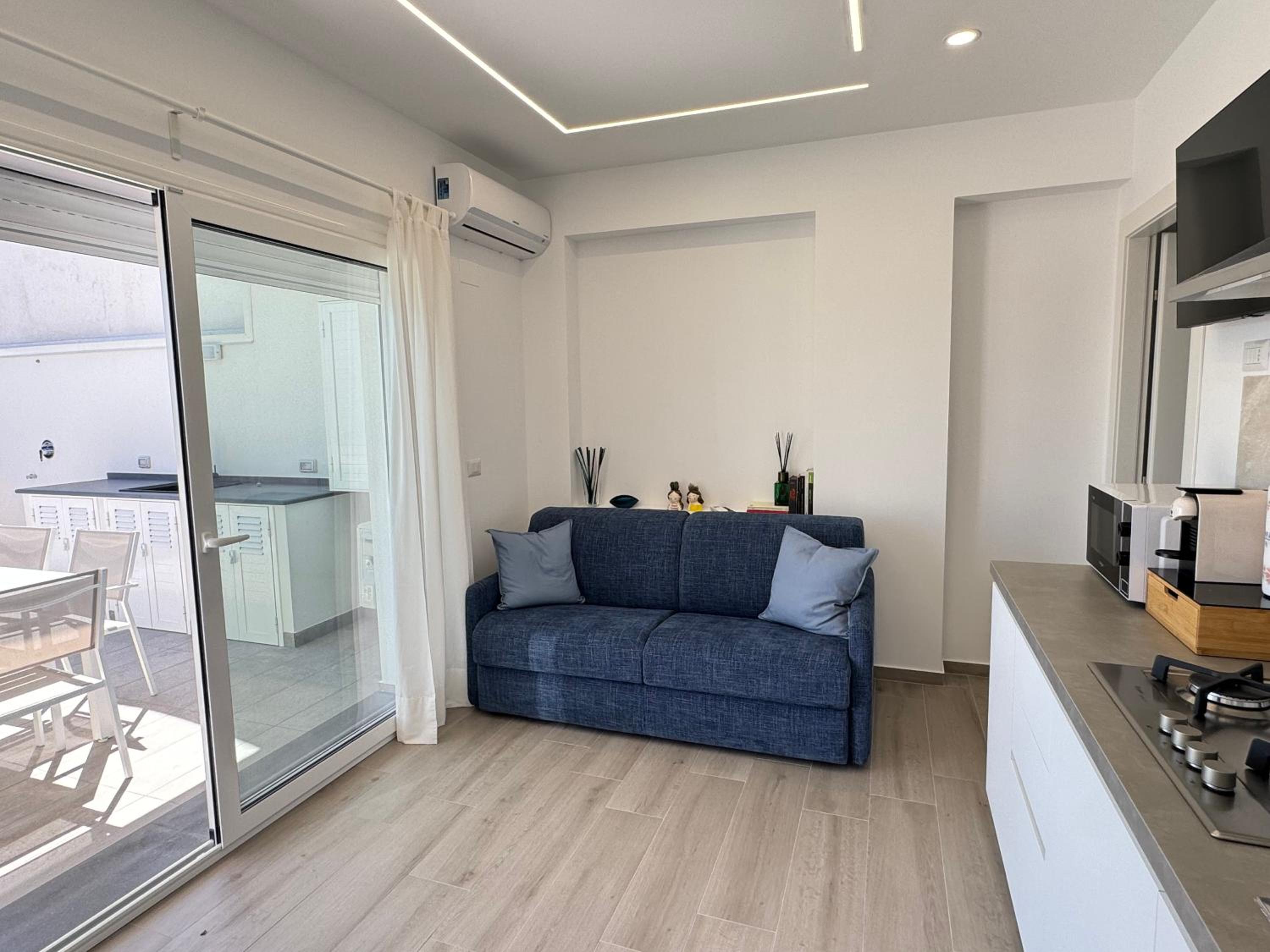 Thetis Apartments