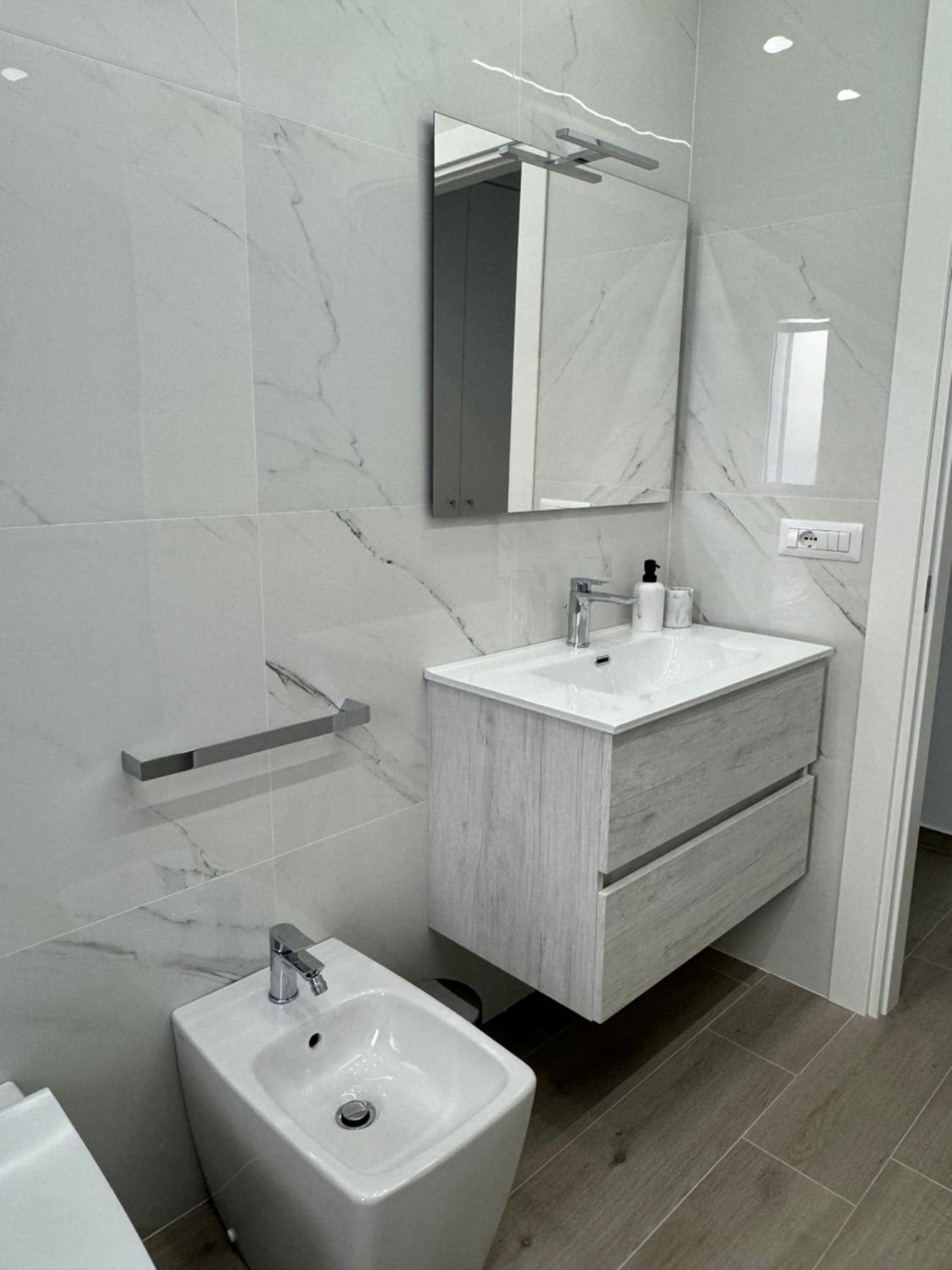 Thetis Apartments