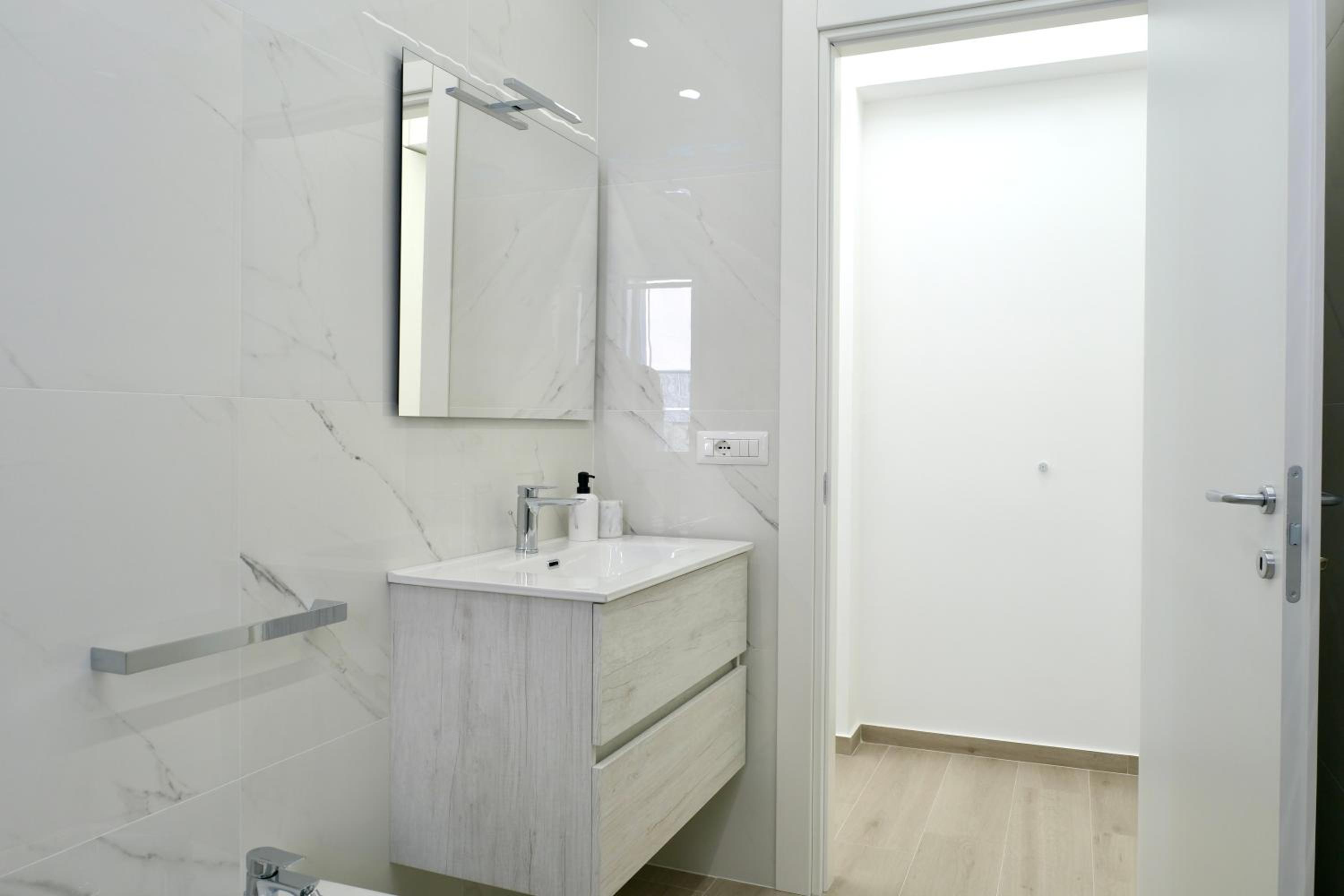 Thetis Apartments