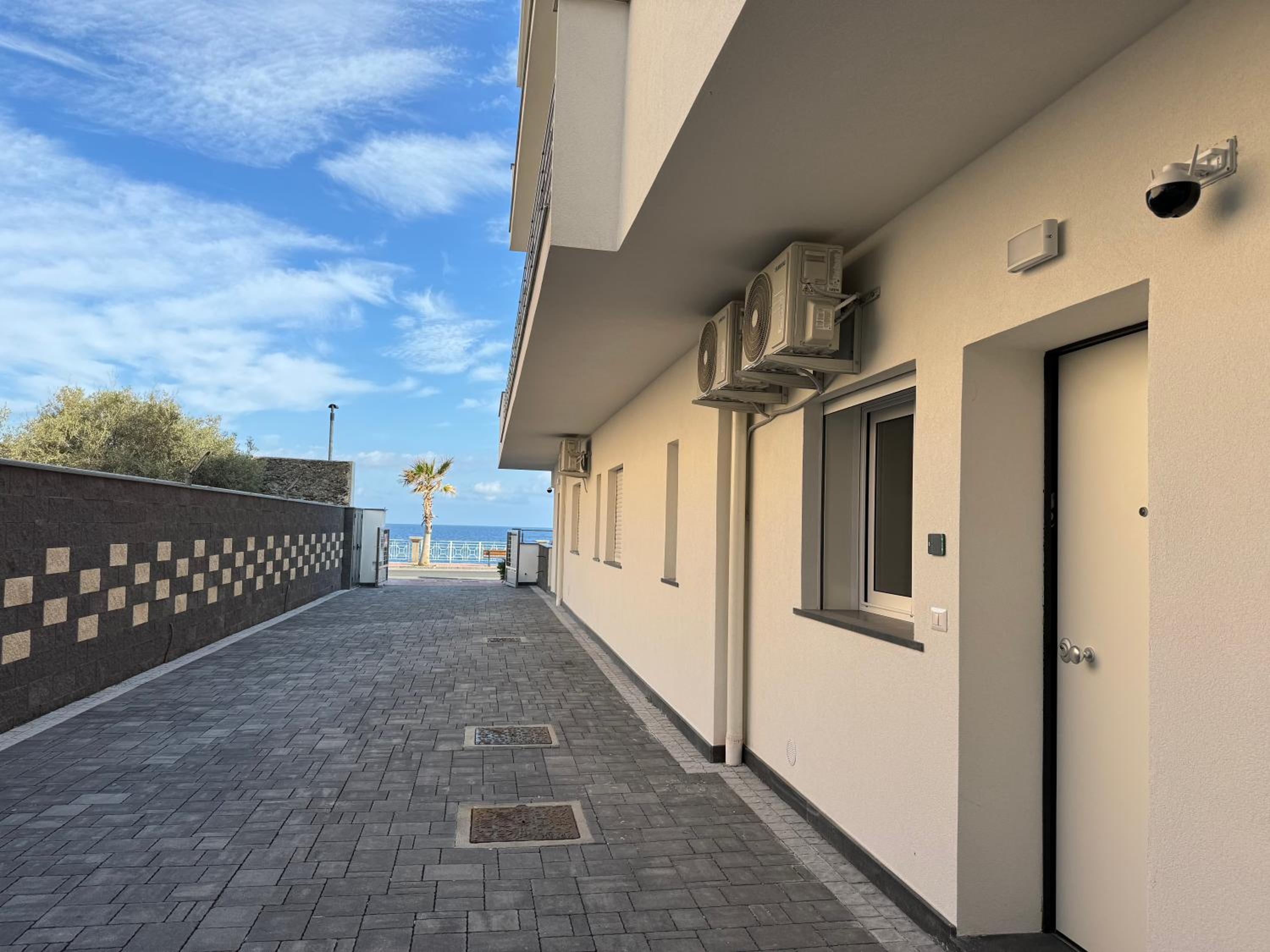 Thetis Apartments