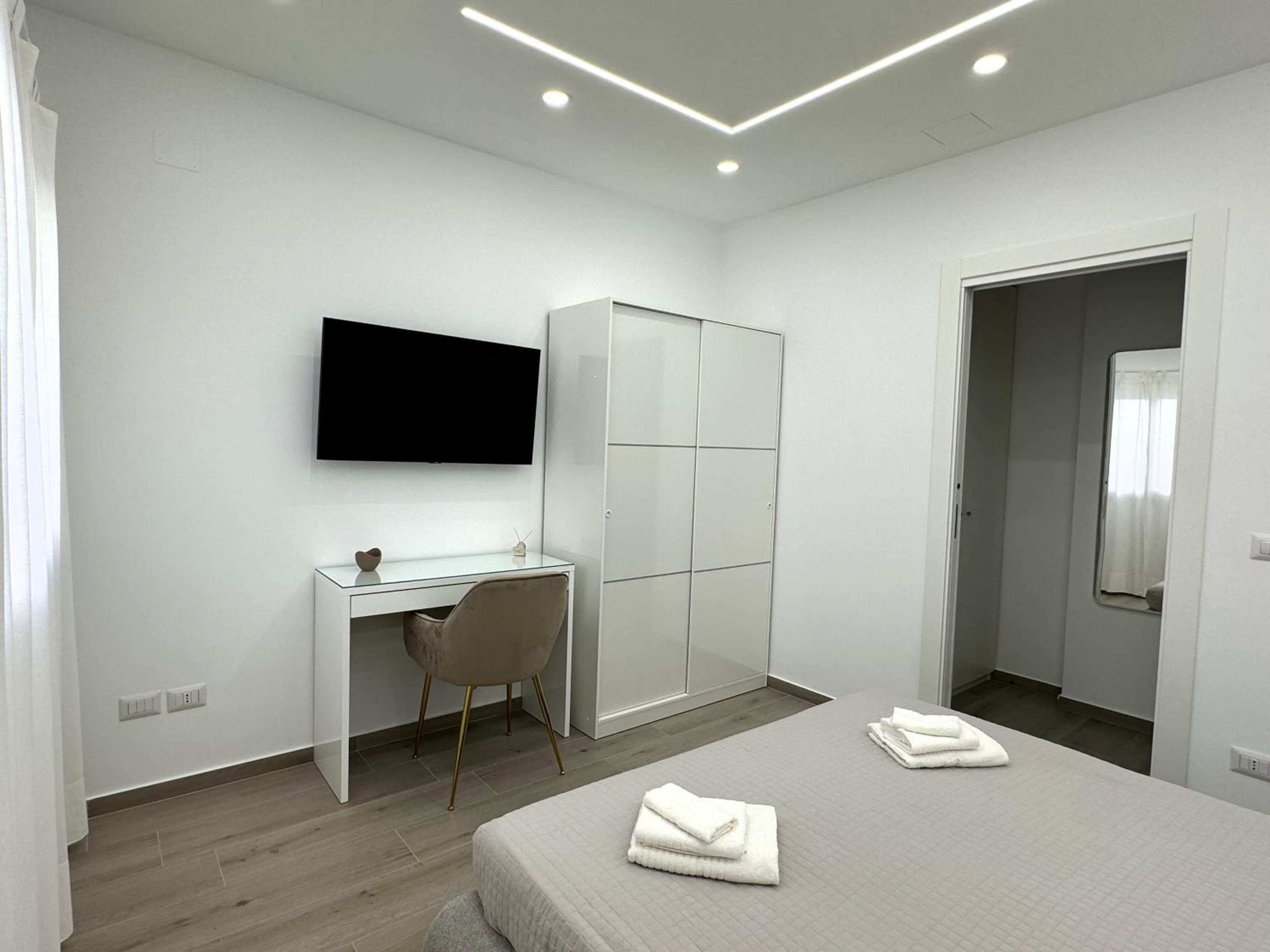 Thetis Apartments