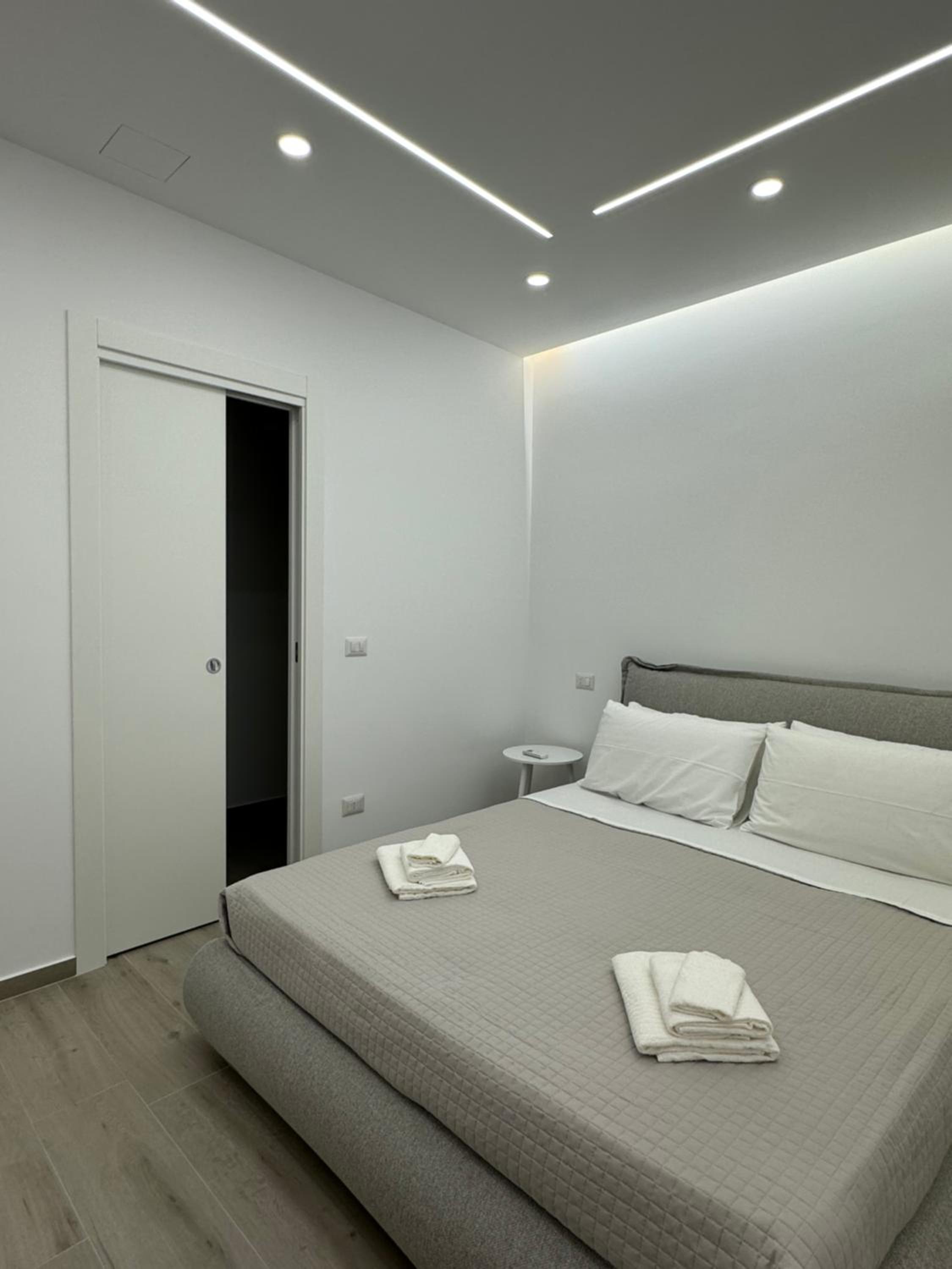 Thetis Apartments