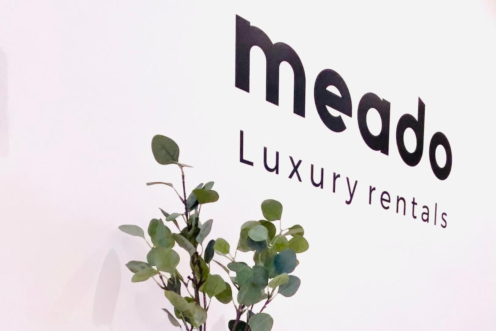 Showroom Splendour, Luxe London Elegance view 4