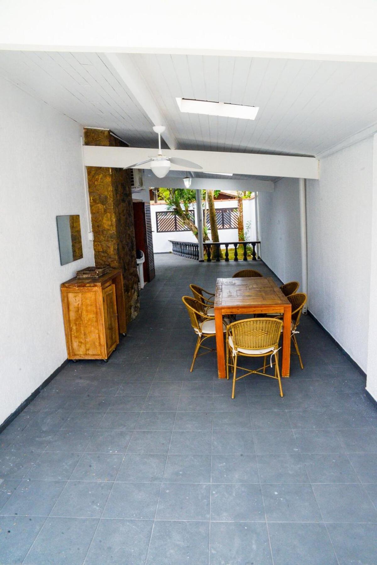 Casa Guarujá Piscina 2 min Praia Pernambuco