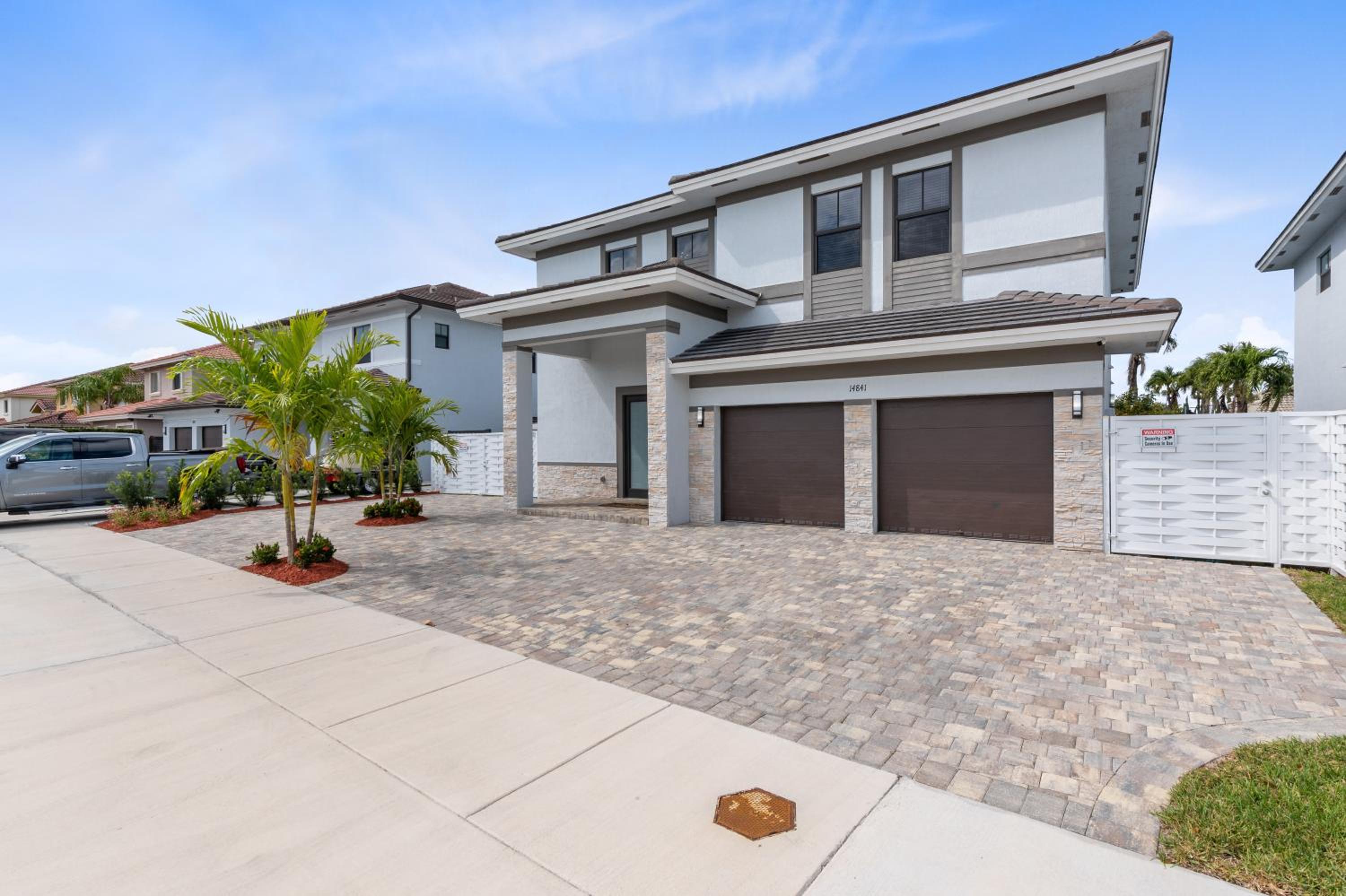 Miami Oasis Villa, Your Luxury Haven view 2