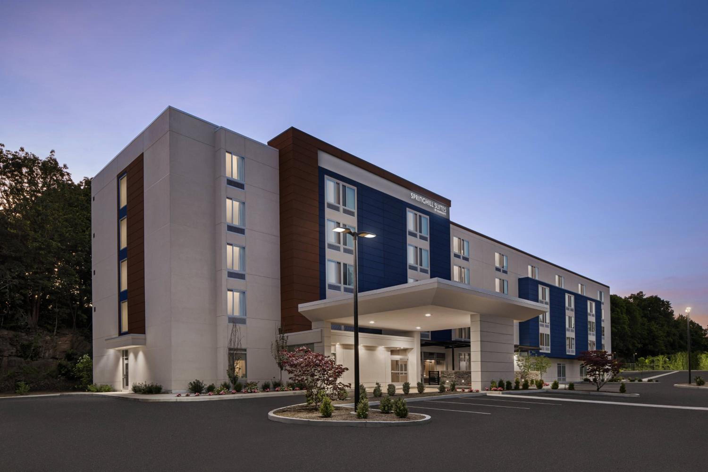 SpringHill Suites by Marriott Tuckahoe Westchester County - Property Image 17