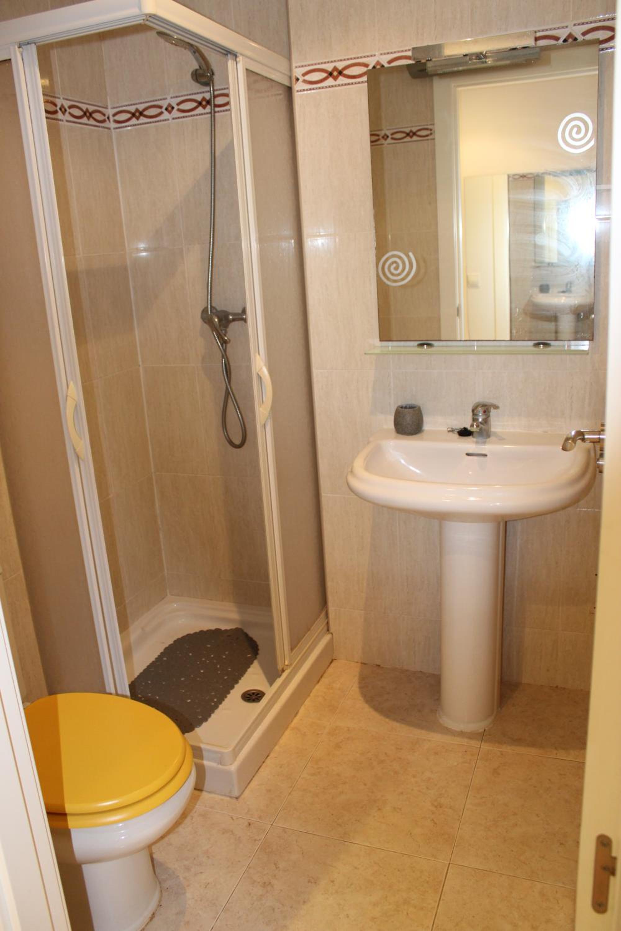 Apartamento frente a la piscina
