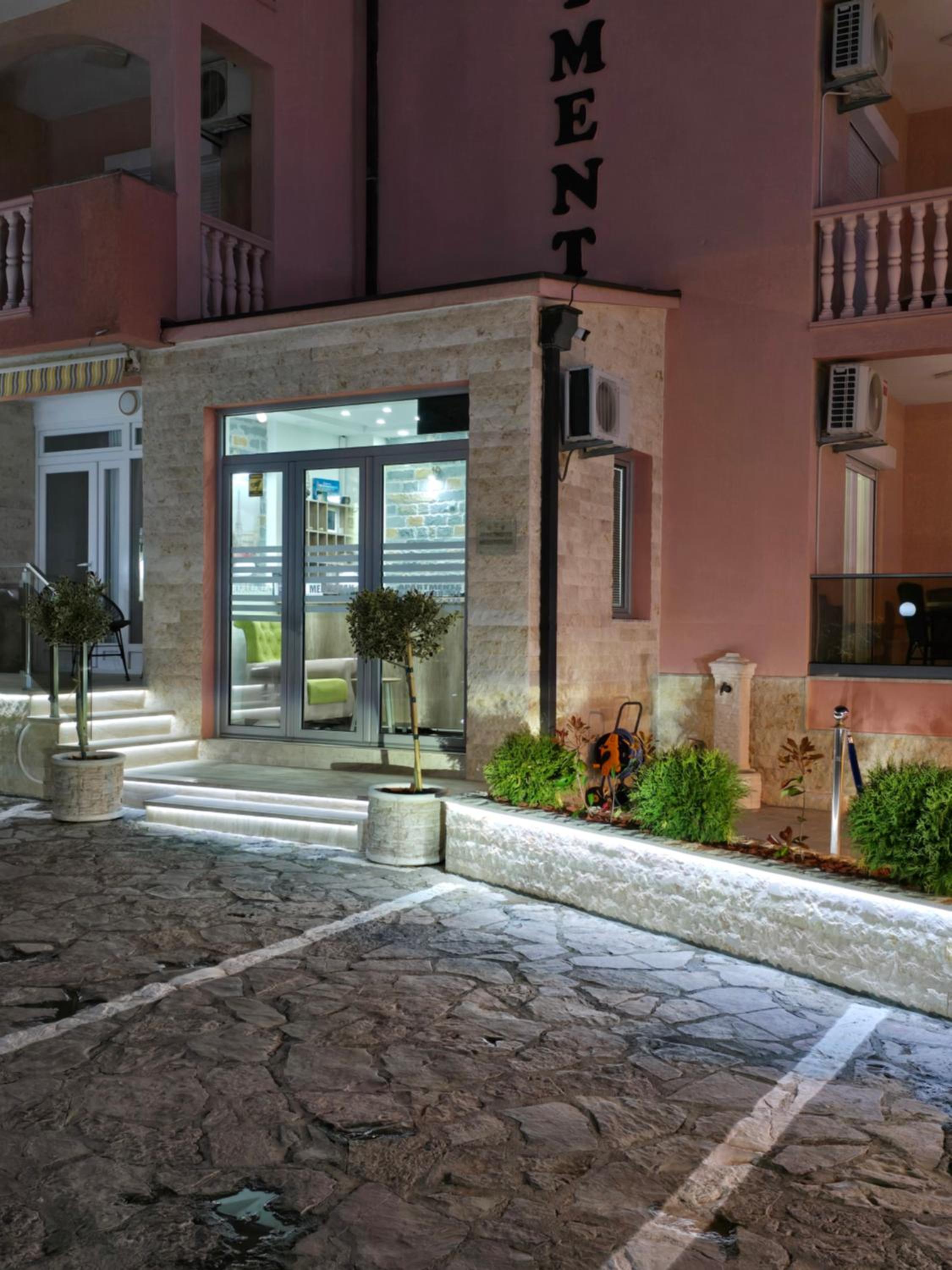 Hotel Apartments Mediteran - Image 1