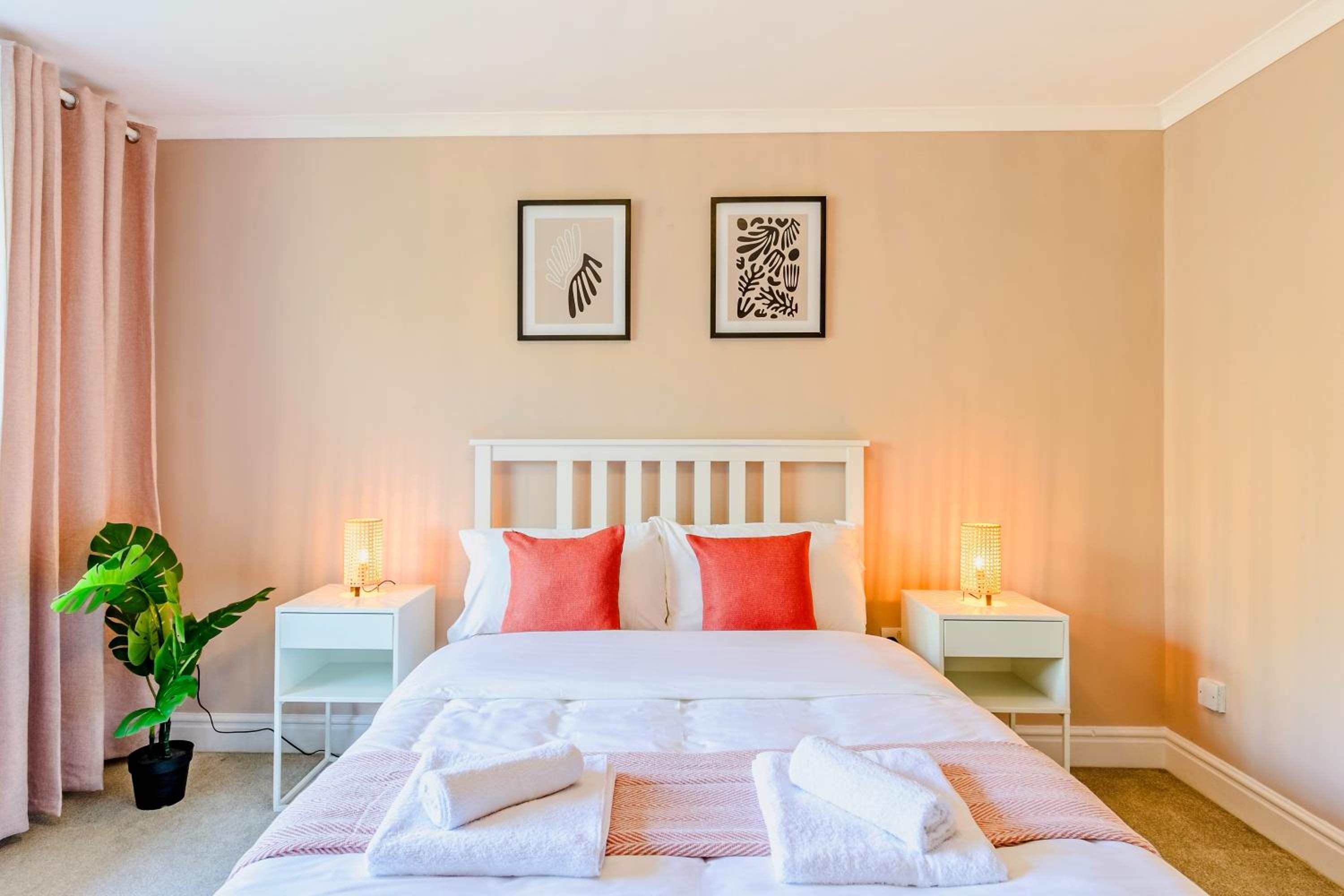 Cosy_2BEDFreeParkingNetflixGames