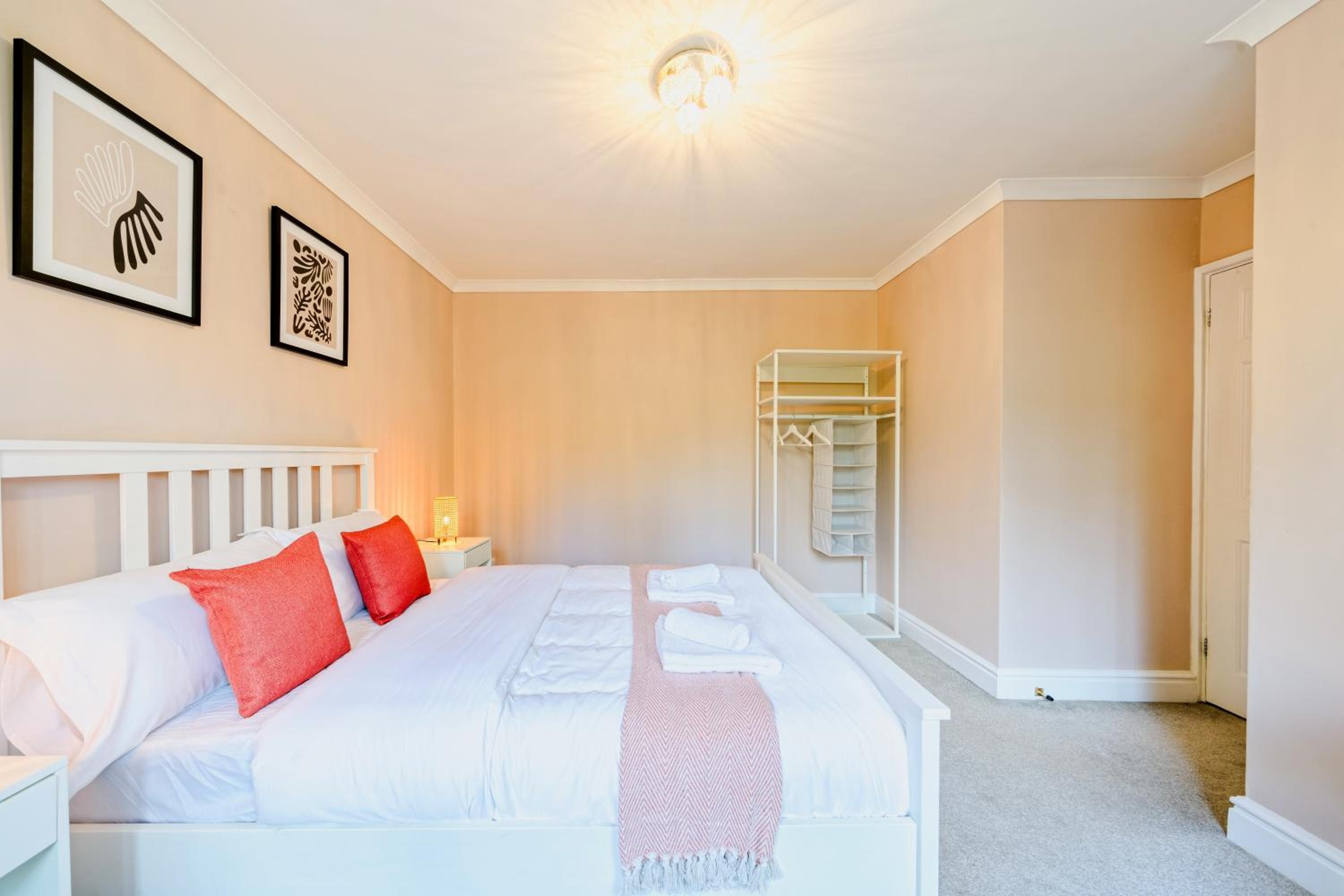 Cosy_2BEDFreeParkingNetflixGames