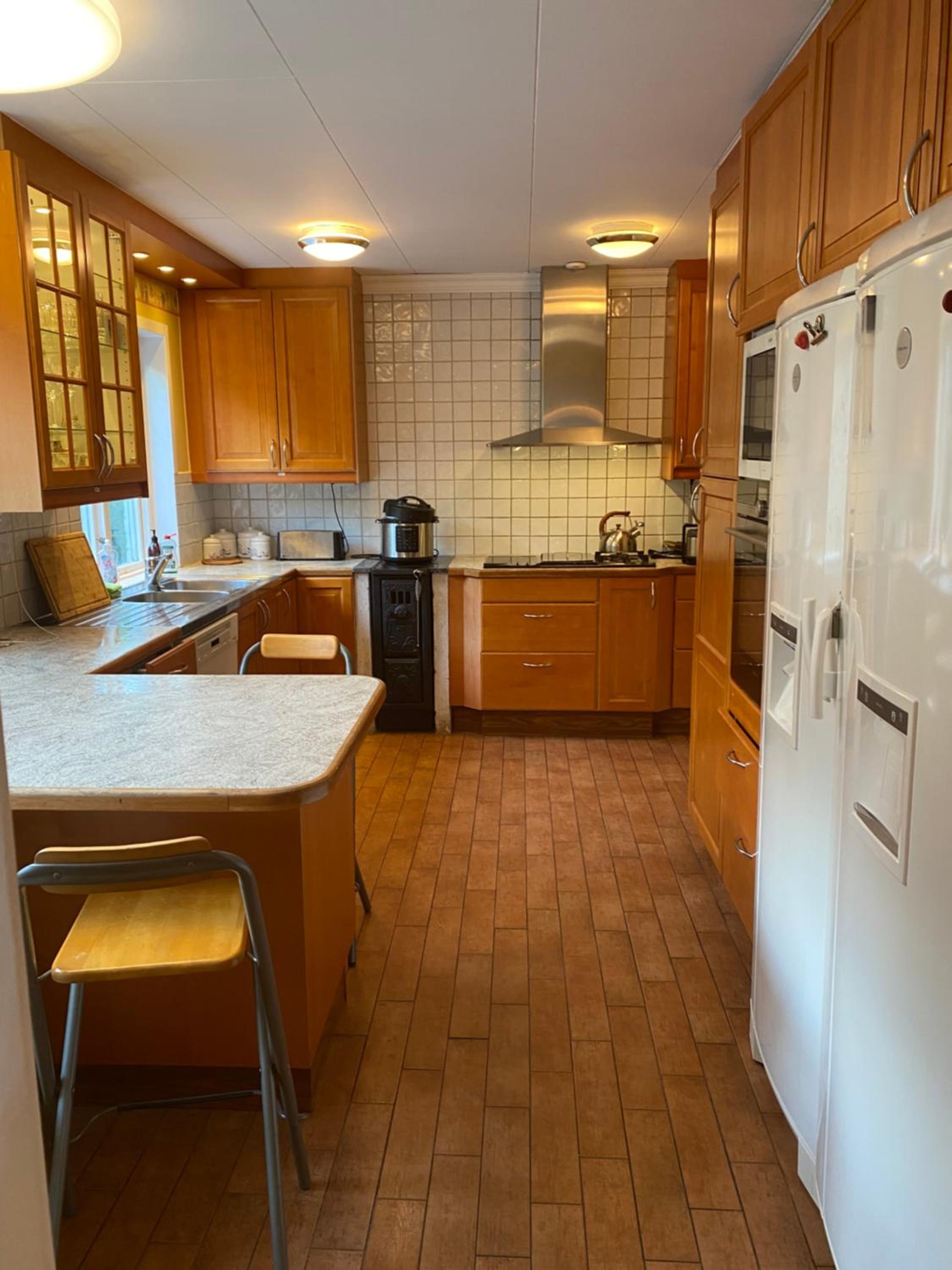 Stockholm Arlanda gratis parkering , Wifi, Fiber 1Gb, 2 enkelsängar, Långtidsboende rymligt o Garderober Room2 view 4