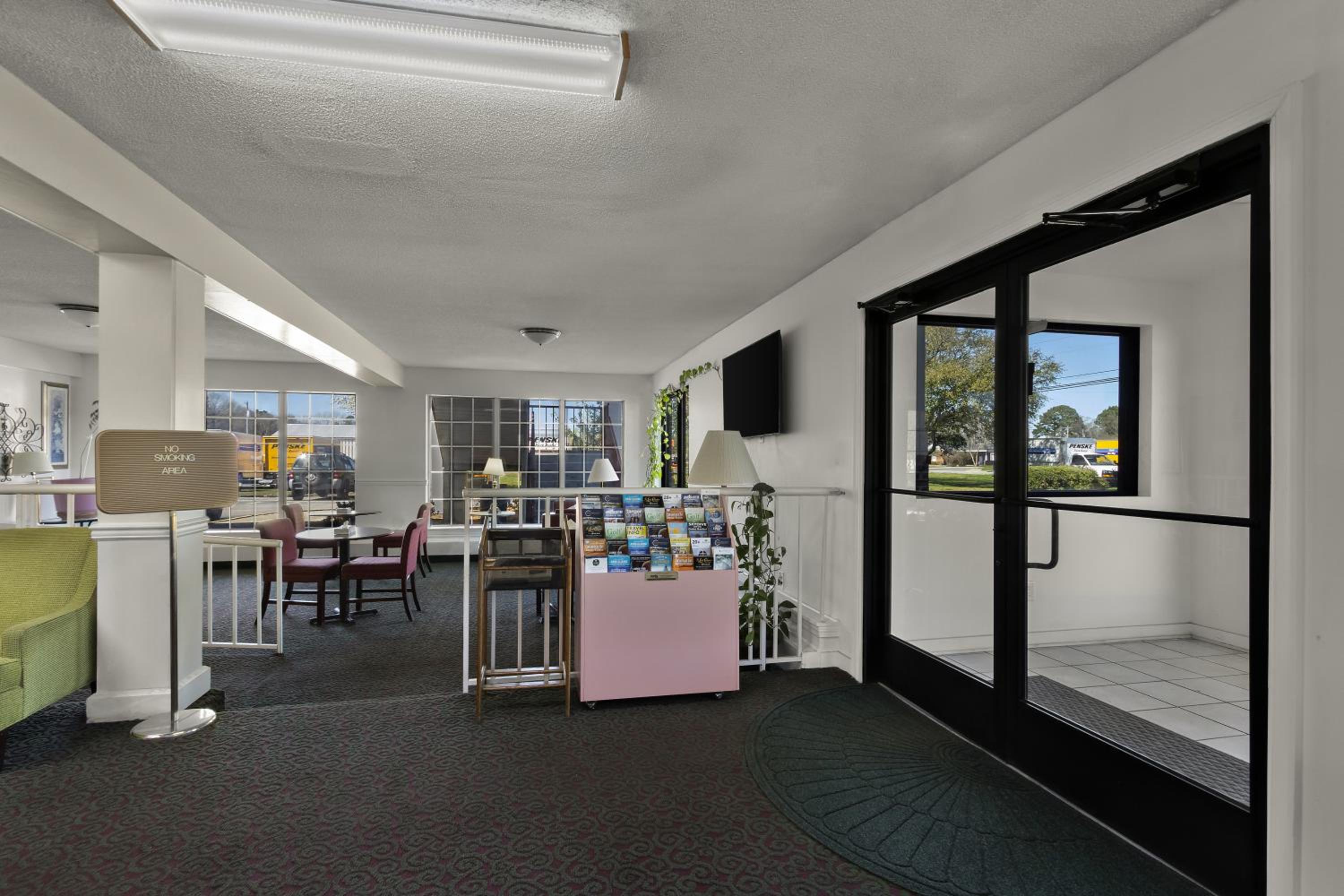 Americas Best Value Inn Edenton view 3