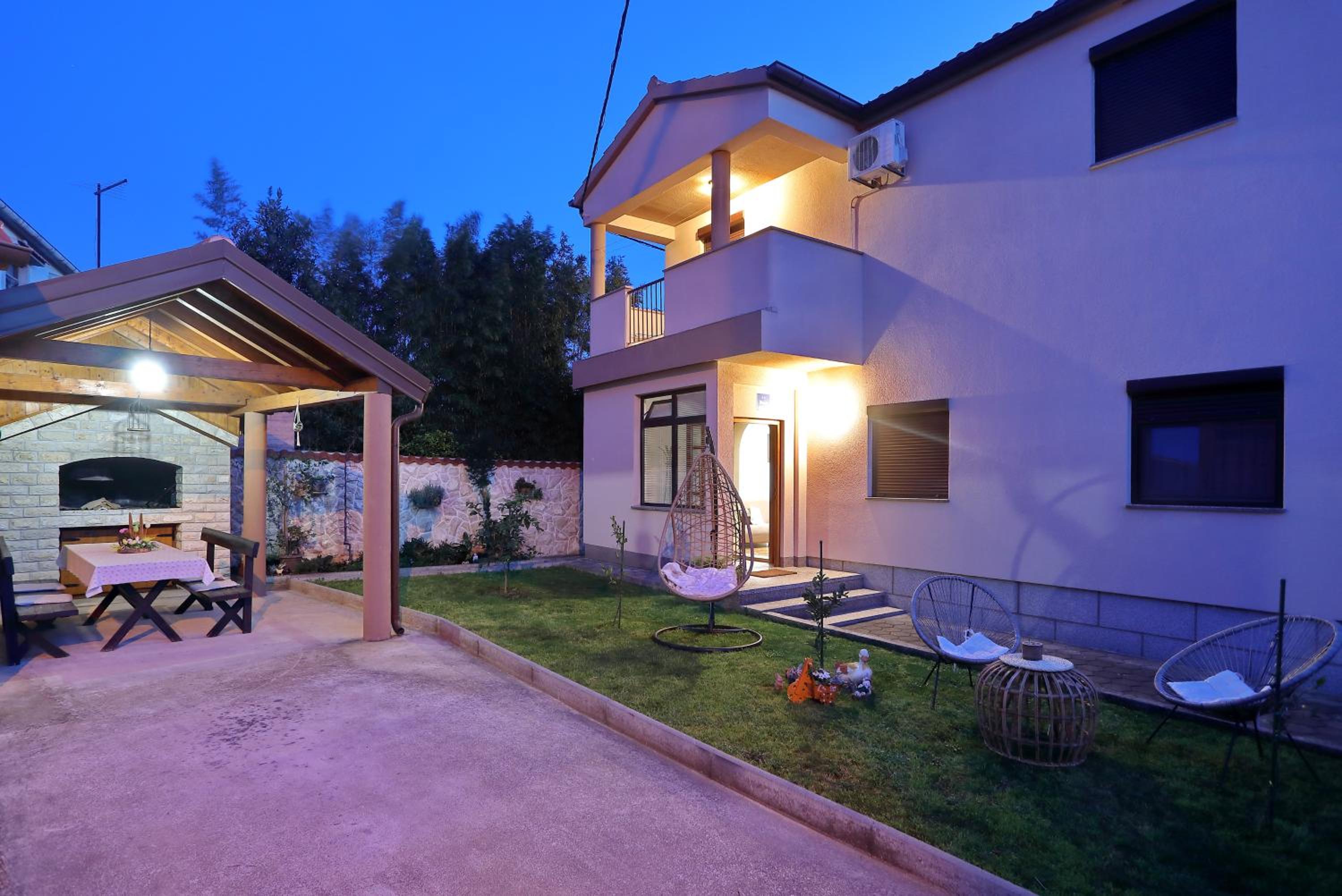 Photo 11