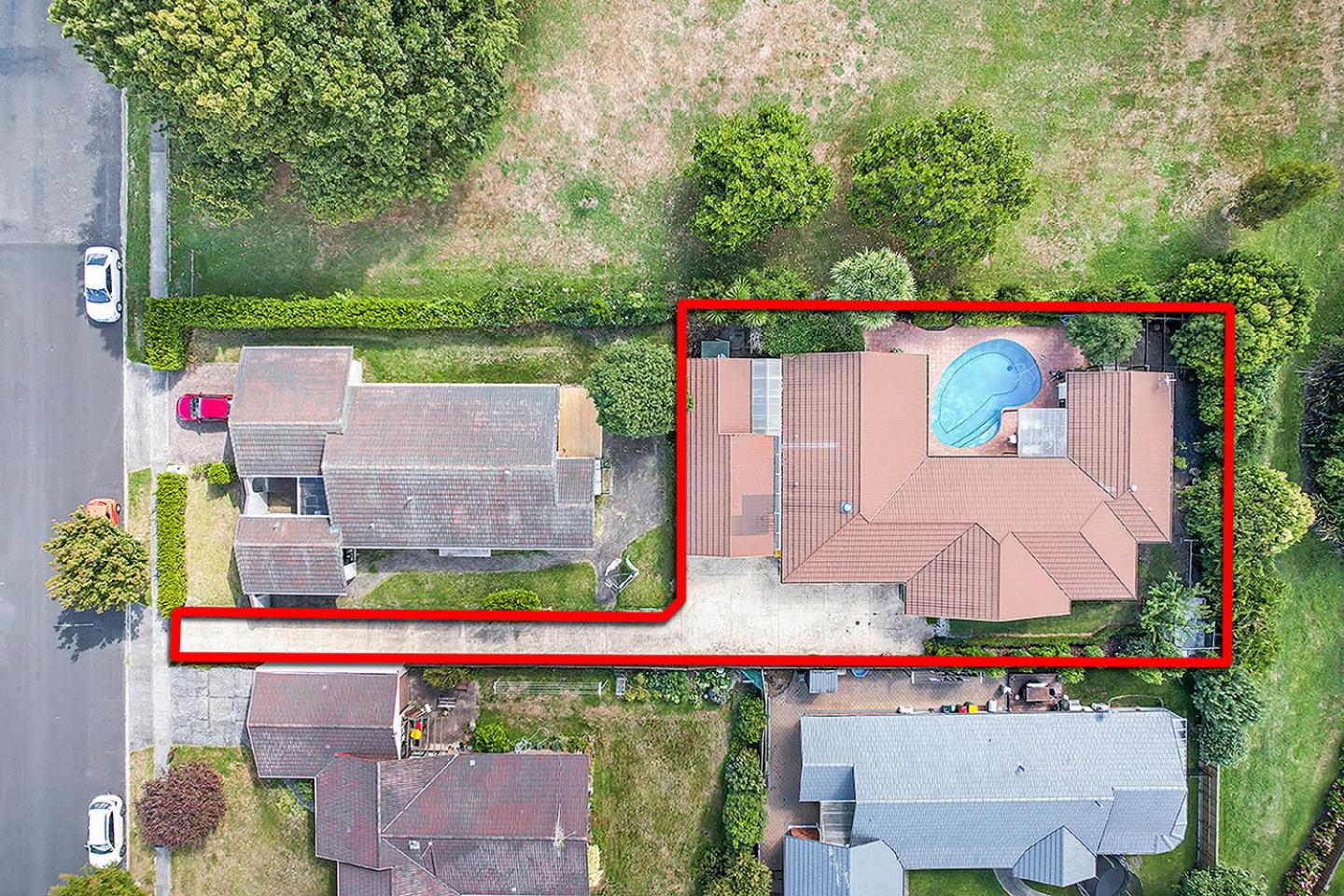 Wow, spacious home with a pool view 4