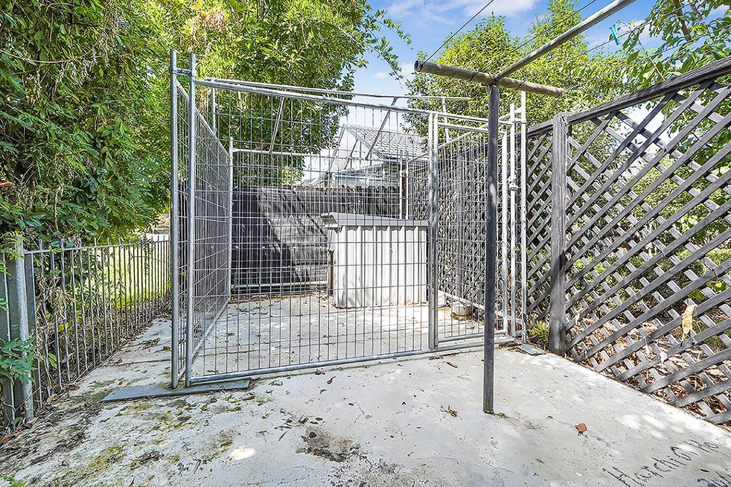Wow, spacious home with a pool view 5