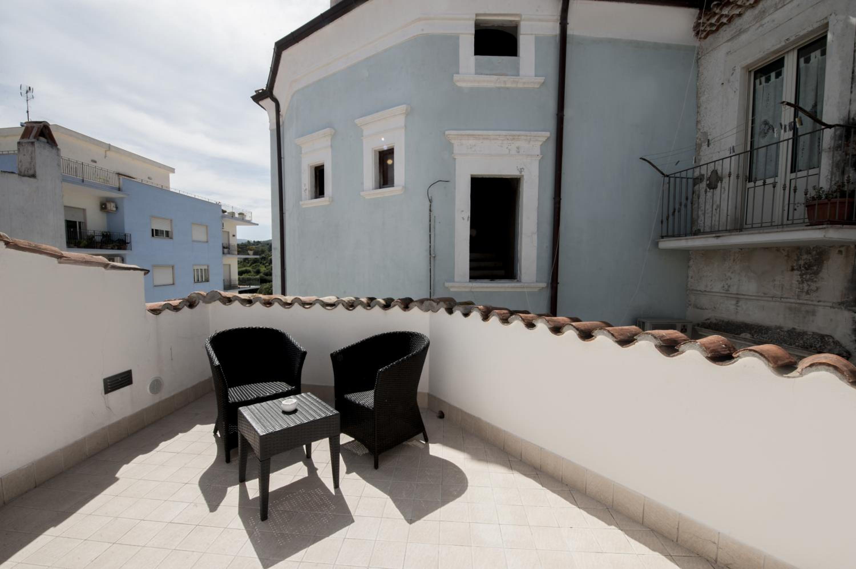 Edificio 15 House Elite