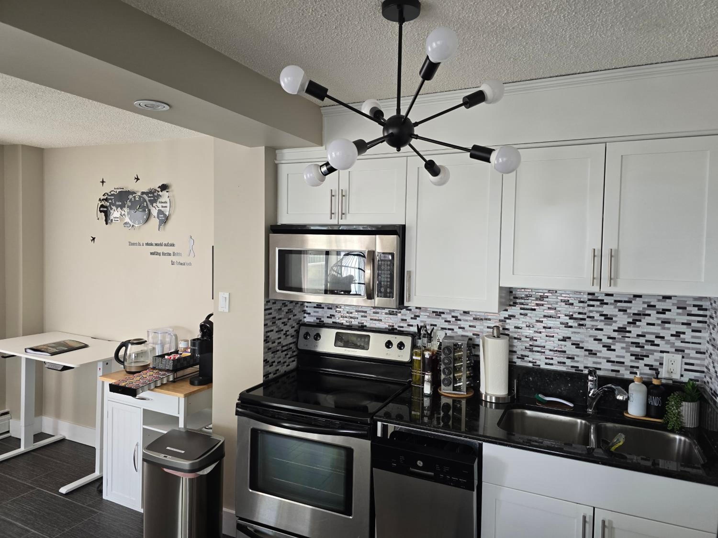 Smart Stylish Downtown Condo- 2 bedrooms