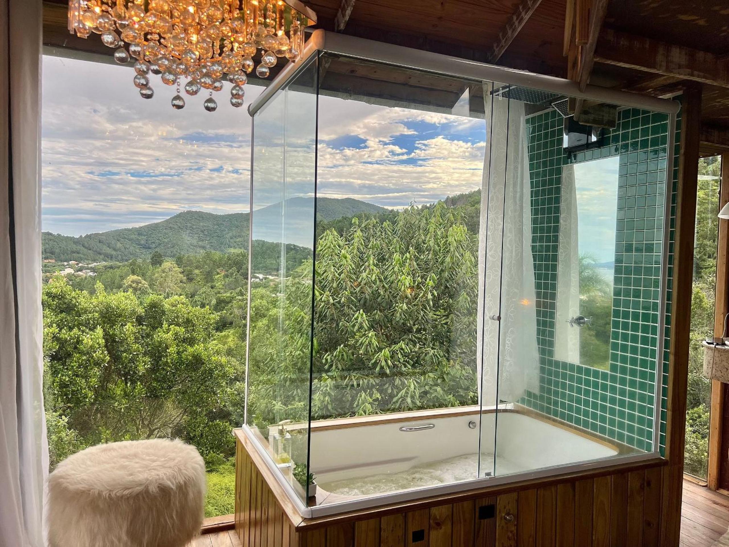 Vista incrível! Chalé com hidromassagem! FU01I