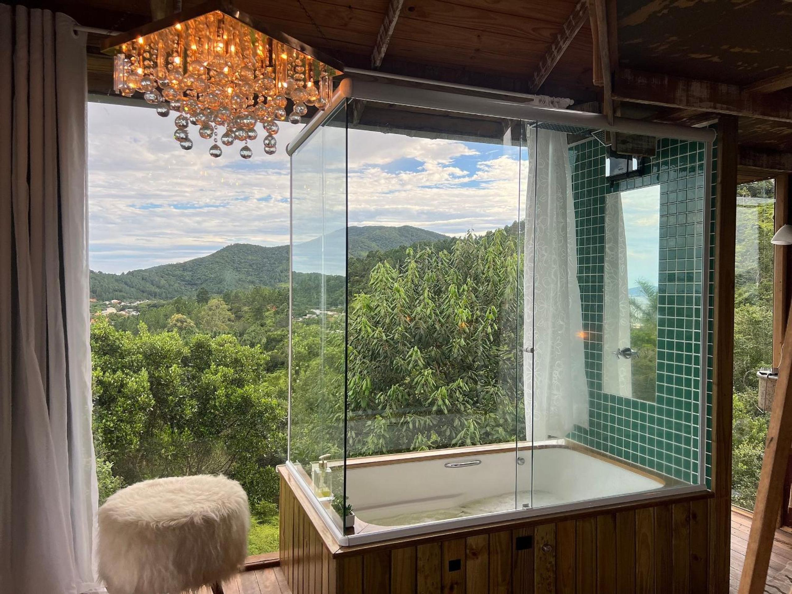 Vista incrível! Chalé com hidromassagem! FU01I