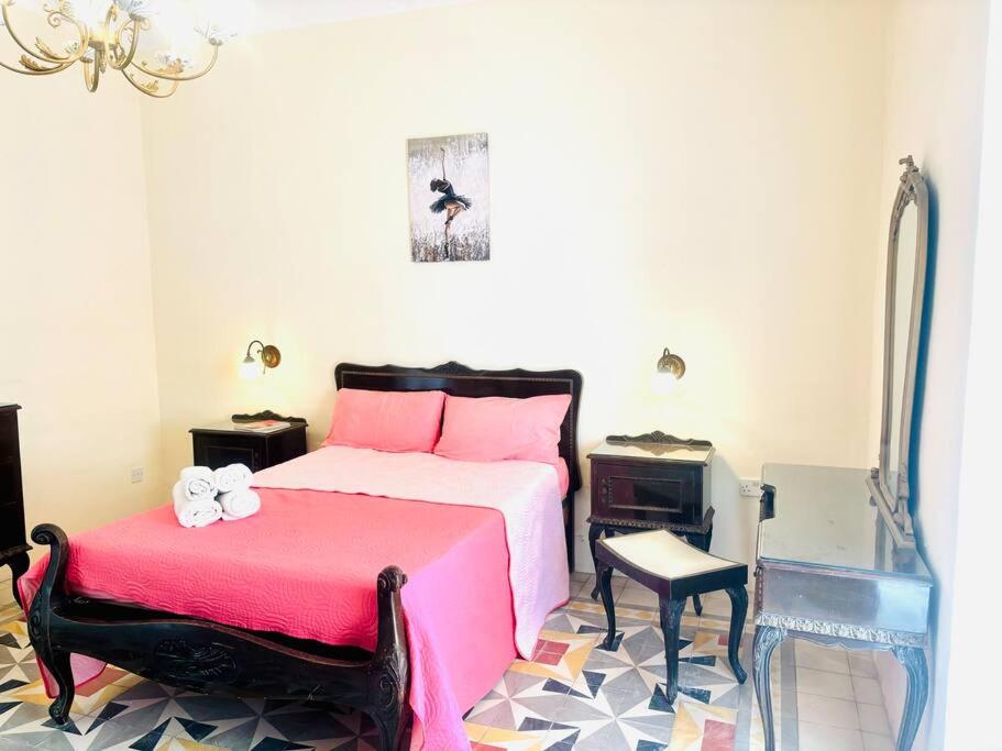House in Sliema 5 minutes walking distance to beach view 5