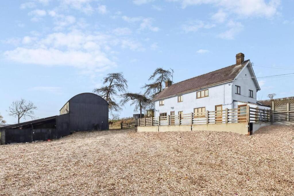 Upper Caerfaelog Farmhouse