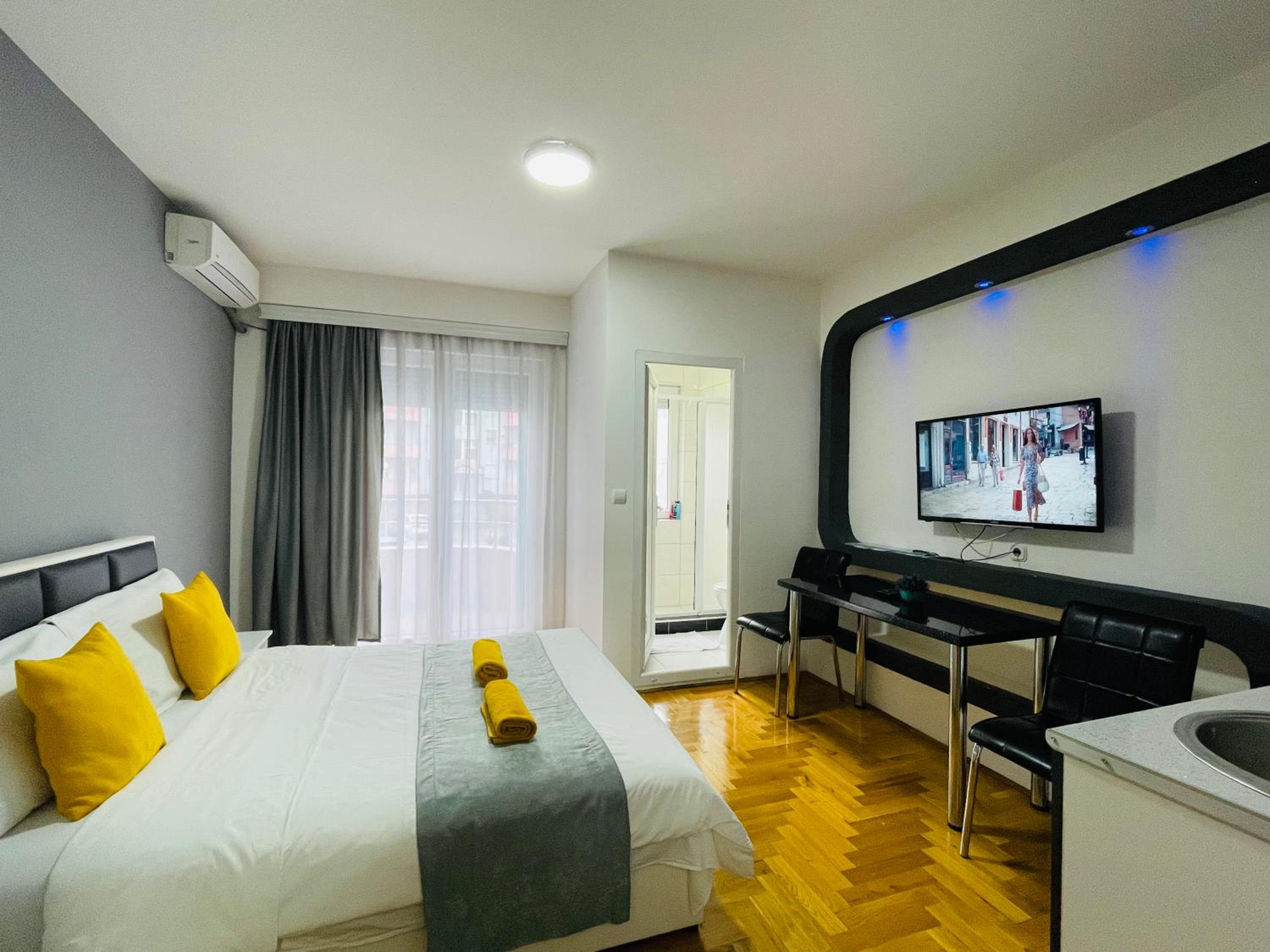 Front Beach Exclusive Apartments view 3