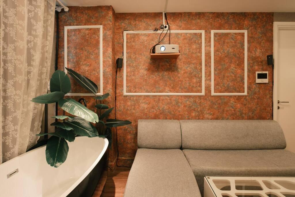 Masteri Riverview - Bathtub/Projector/Sound Sys