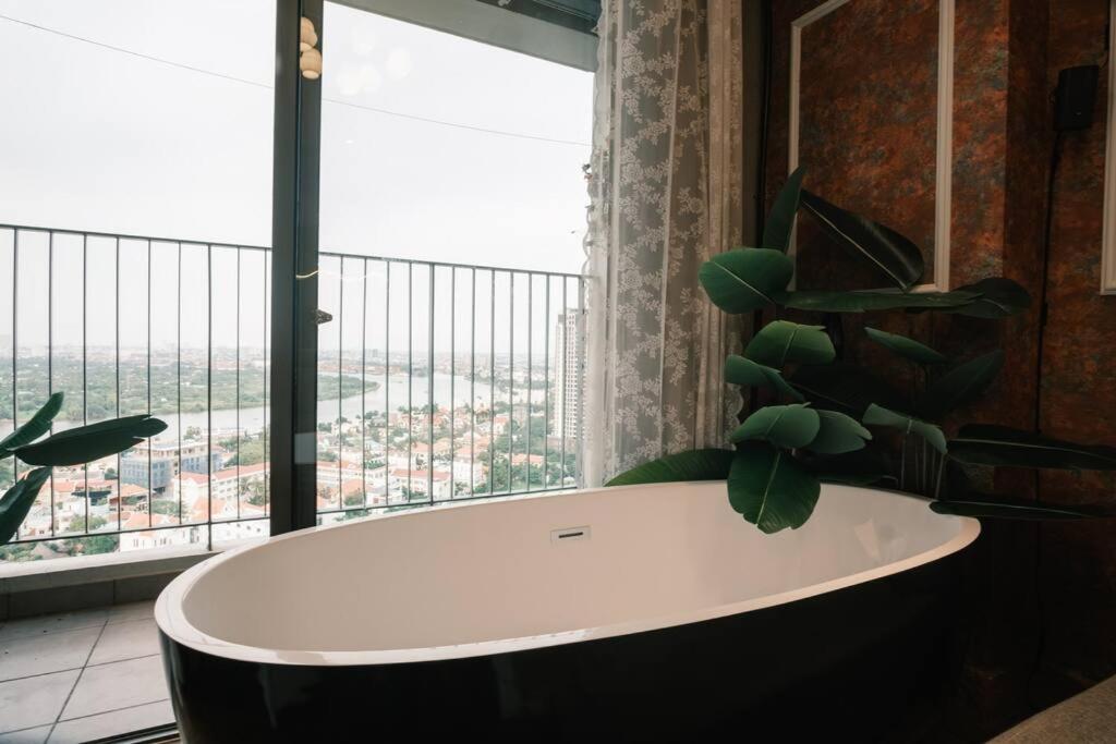 Masteri Riverview - Bathtub/Projector/Sound Sys