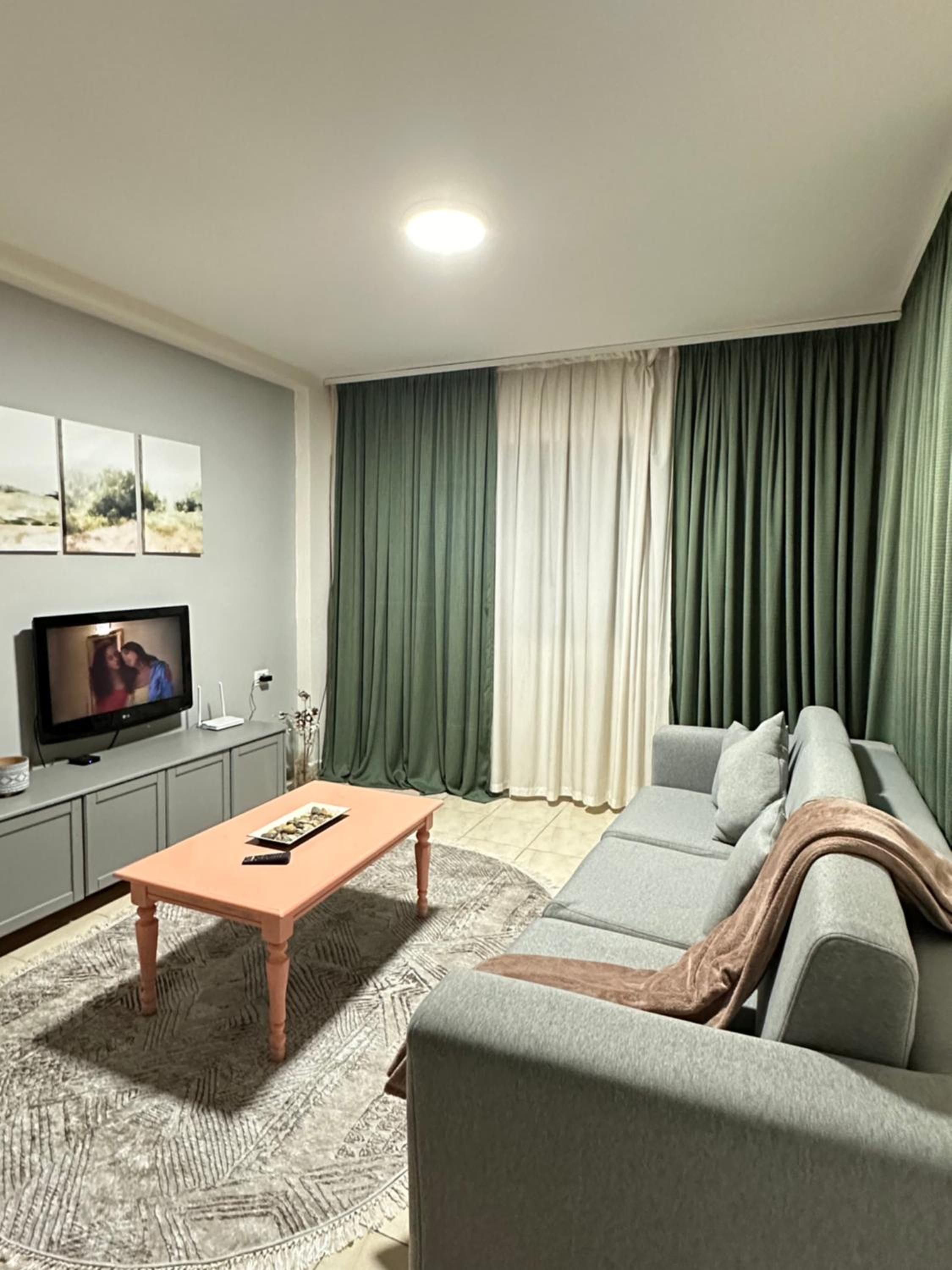 Pazari i Ri: Central Cozy Stay