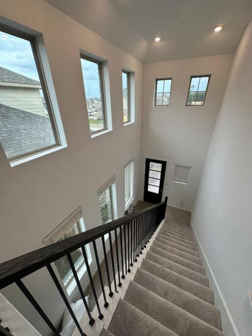4bd 3ba new home in Humble view 4