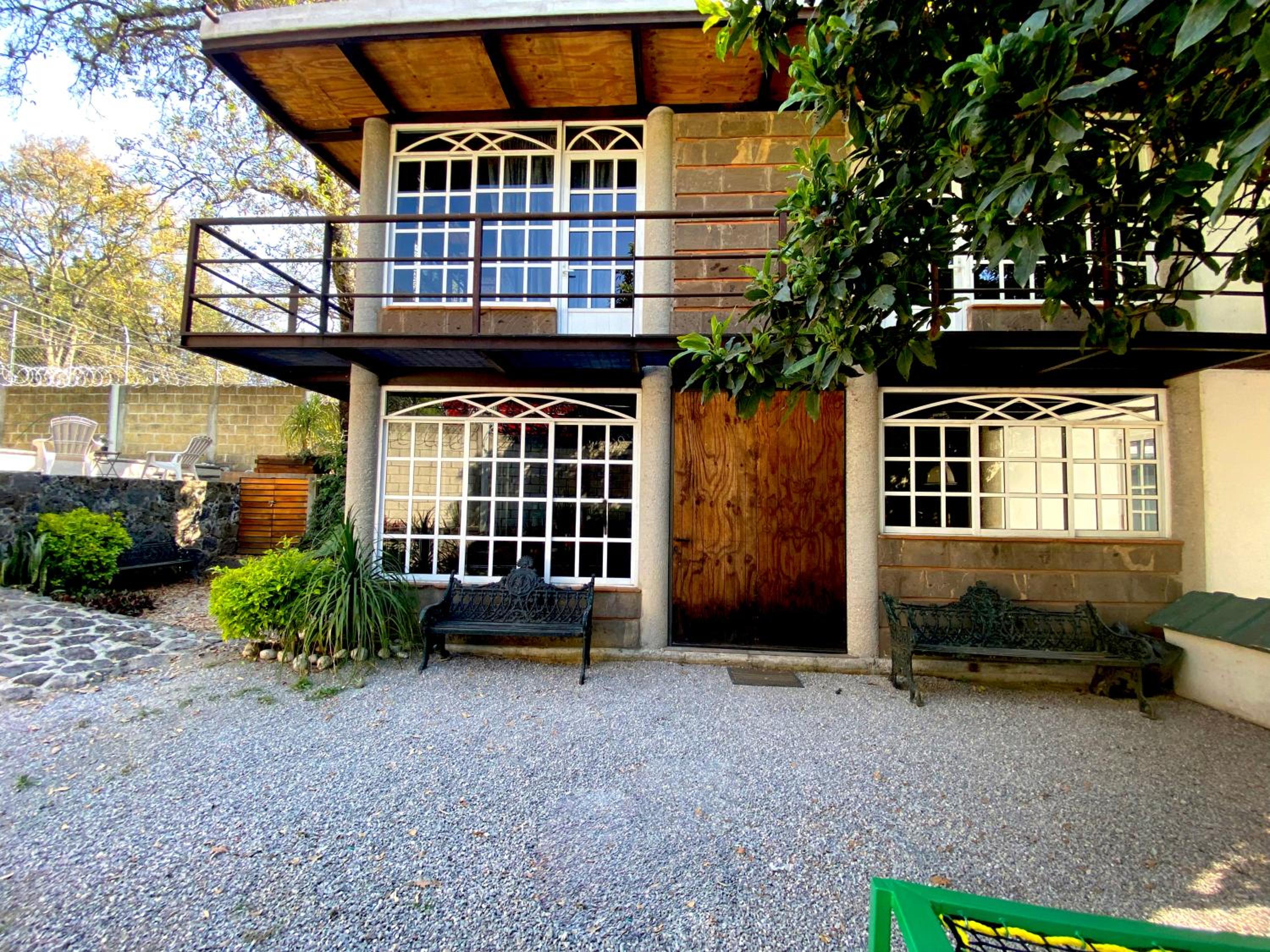 Casa Encino con alberca climatizada en Tepoztlán