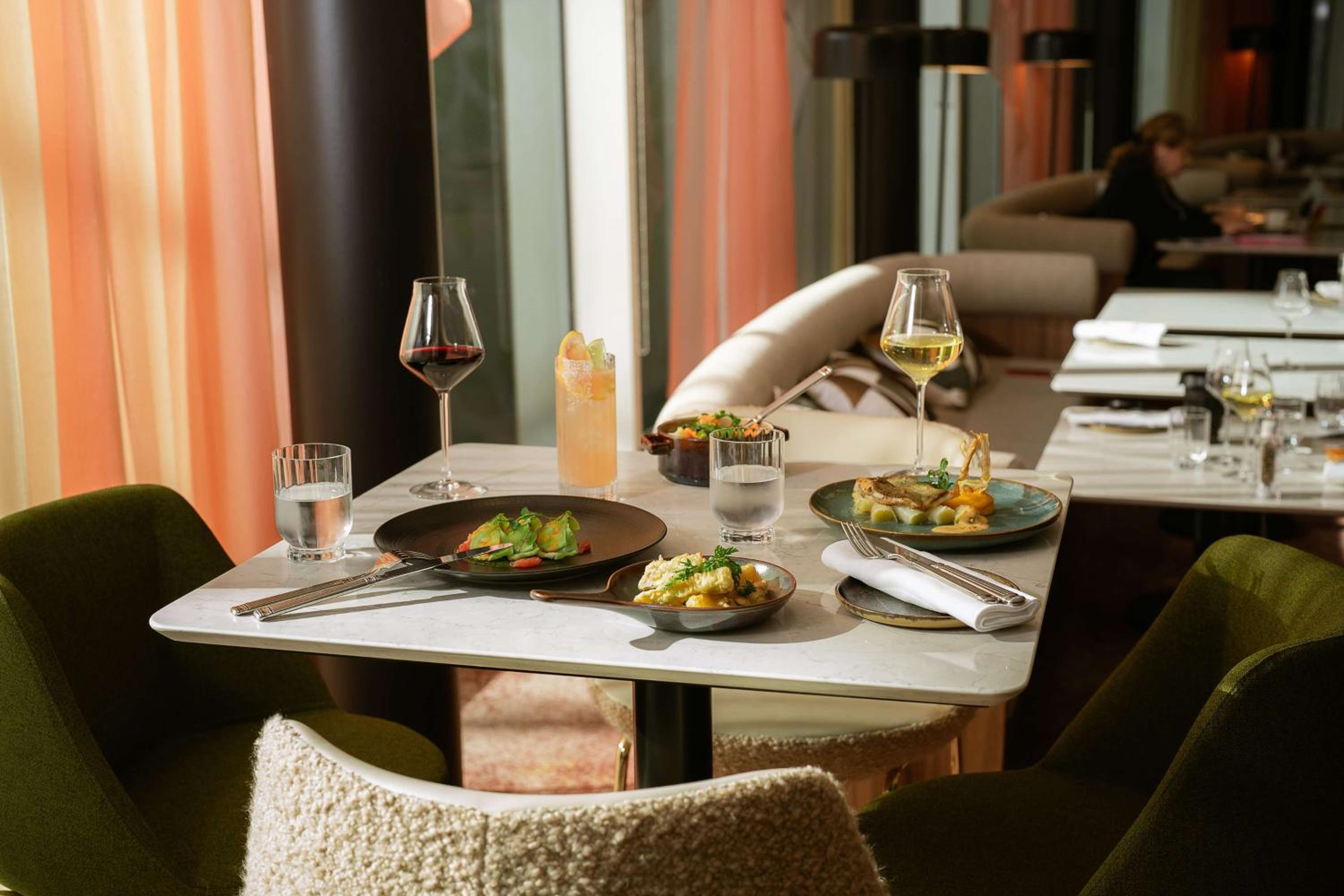 Puteaux Vacations - Hilton Paris La Defense - Property Image 2