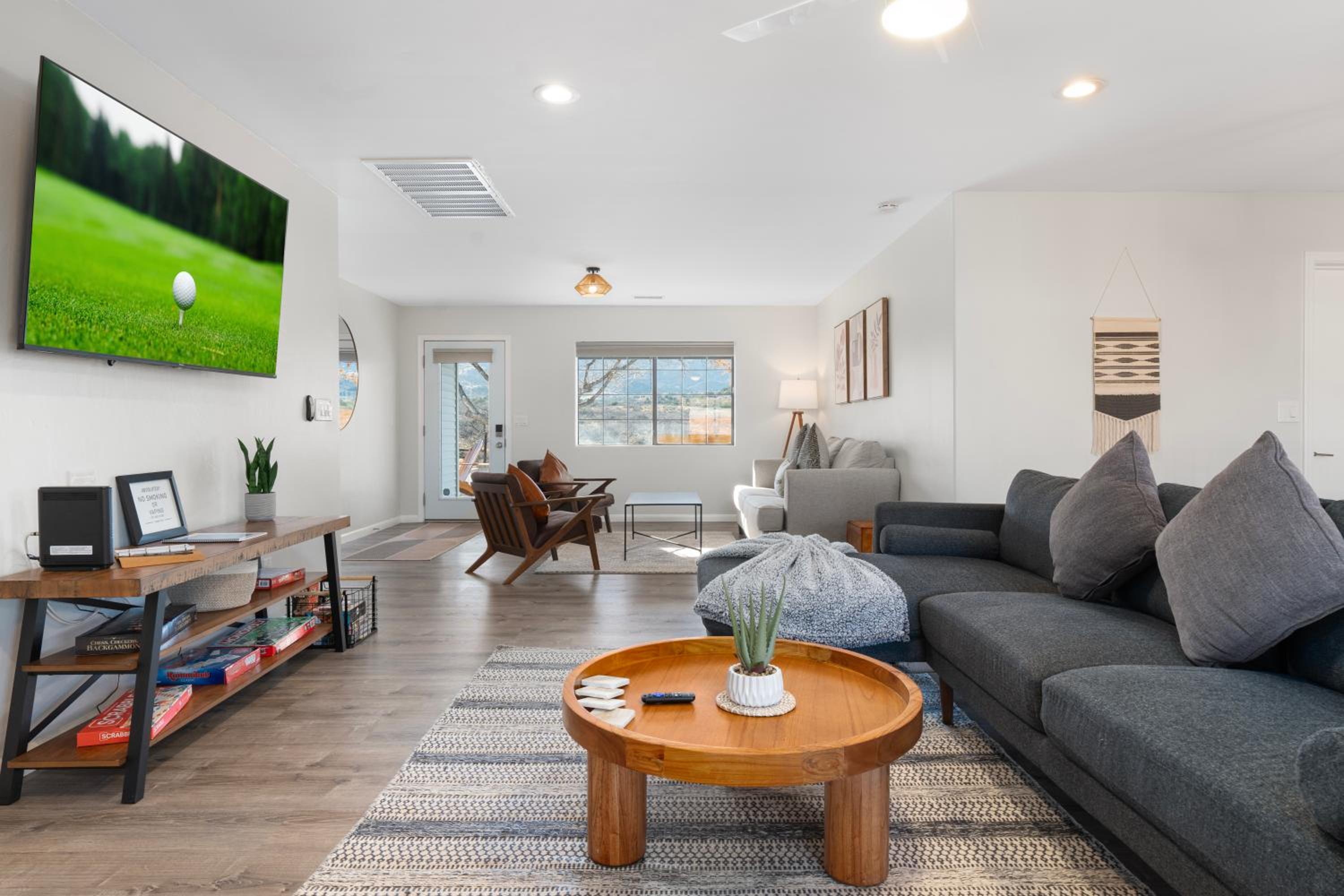 MountainView Zen Retreat with Hot Tub, Game Room, Close to Old Town view 3