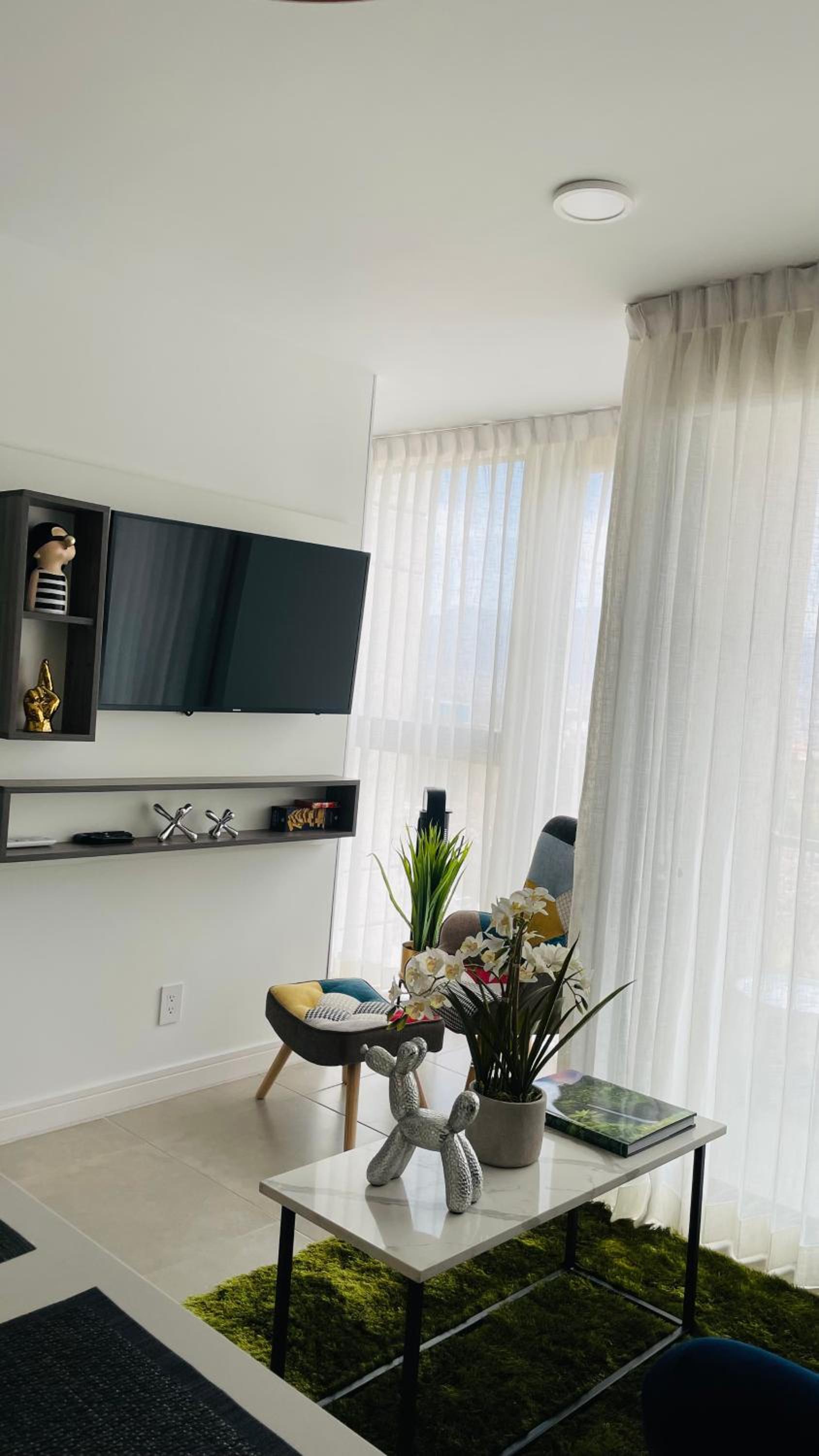 SkyGarden Nunciatura Luxury Apartment #705