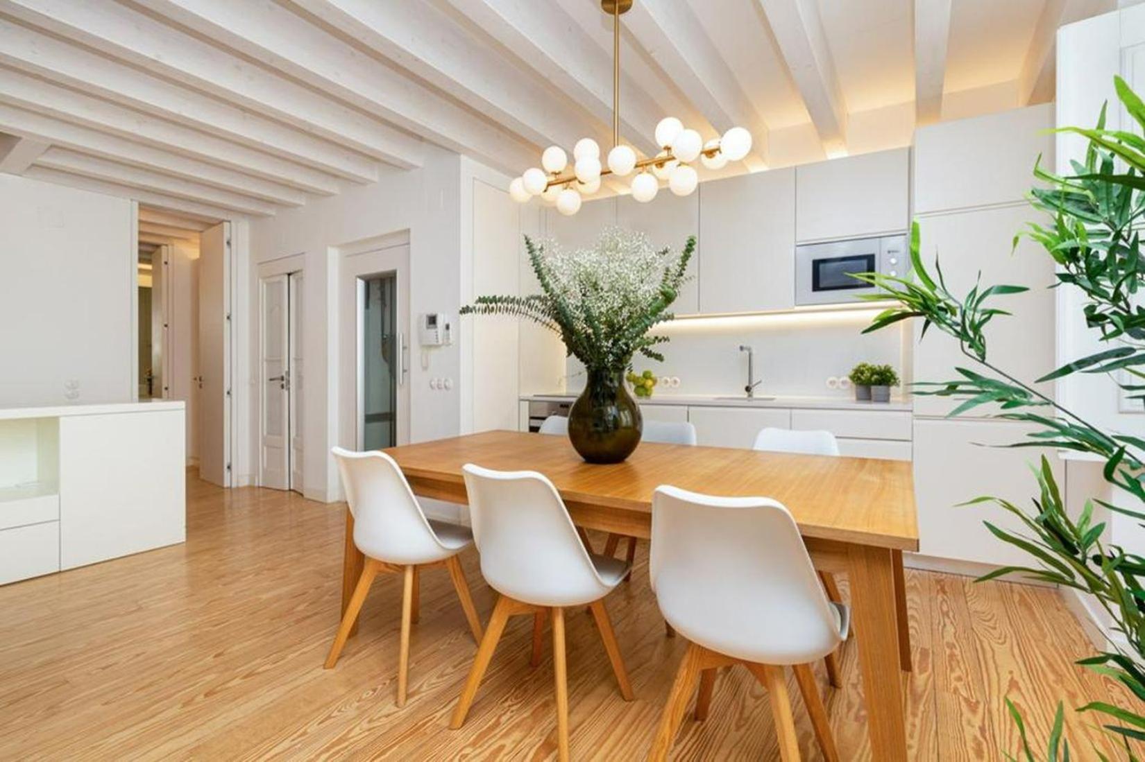 Apartment • Downtown Lisbon • 3 Bedrooms • Balcony view 5