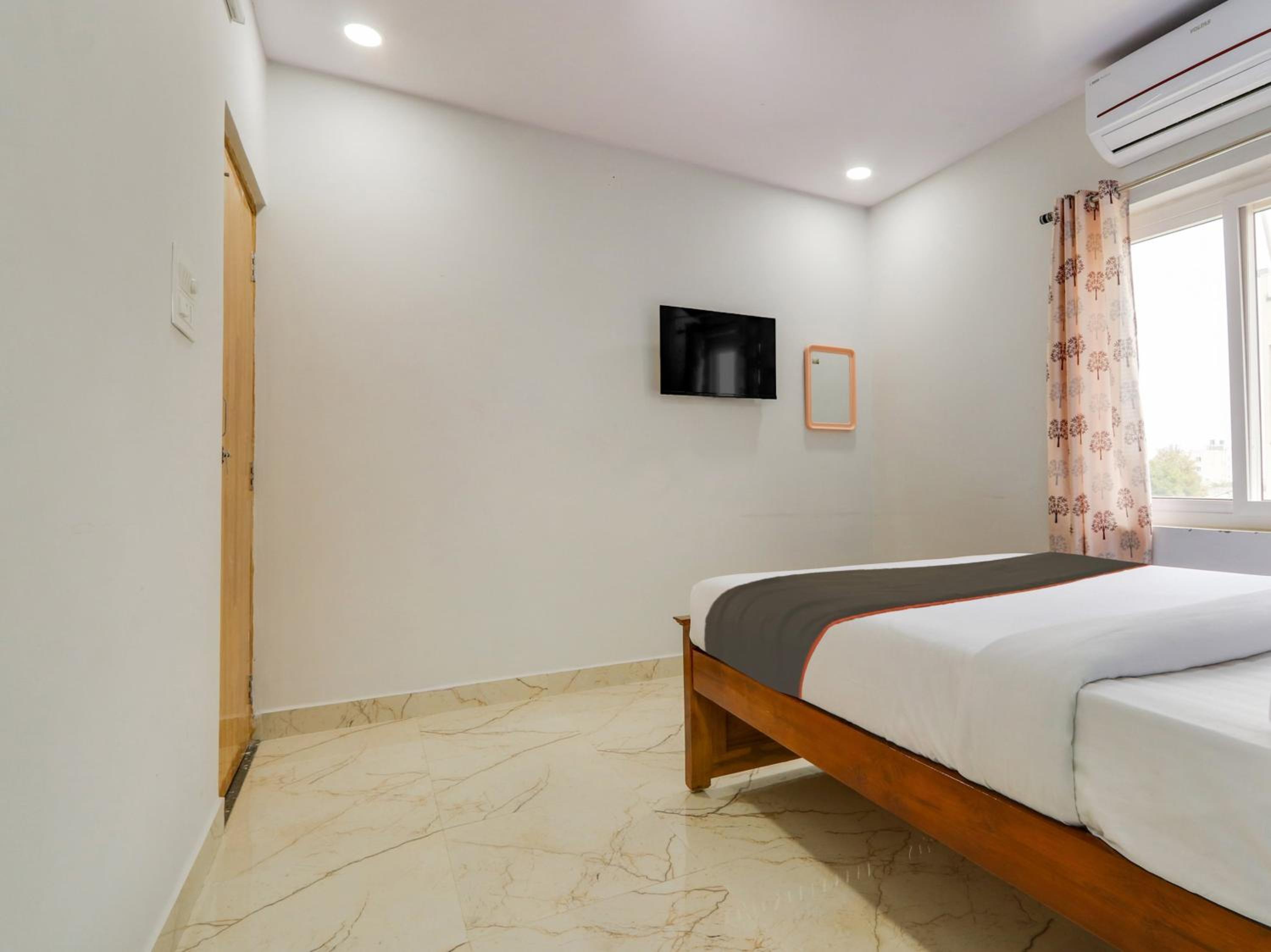 Hotel O SR Grand view 5