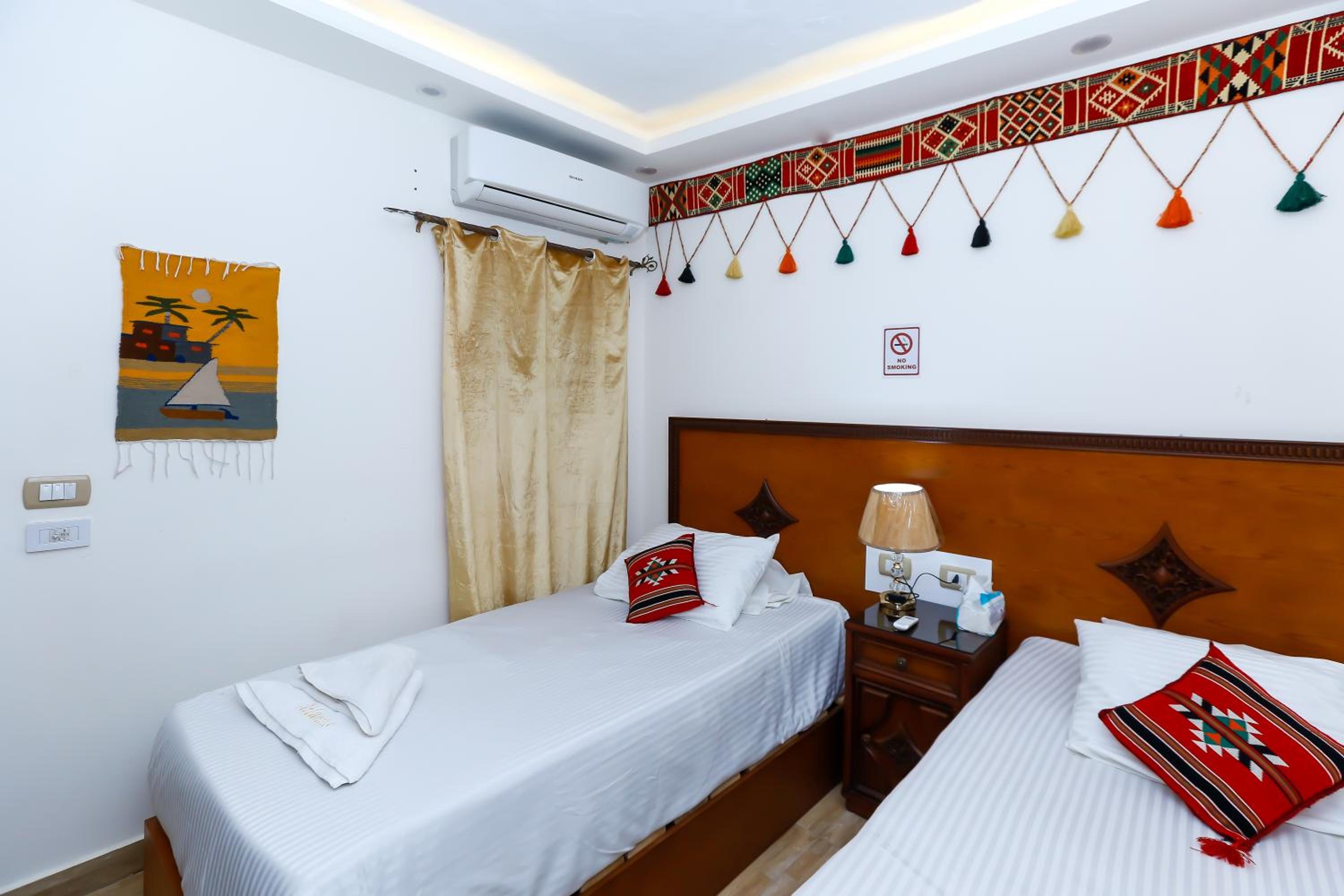 Atlantis Pyramids Inn New