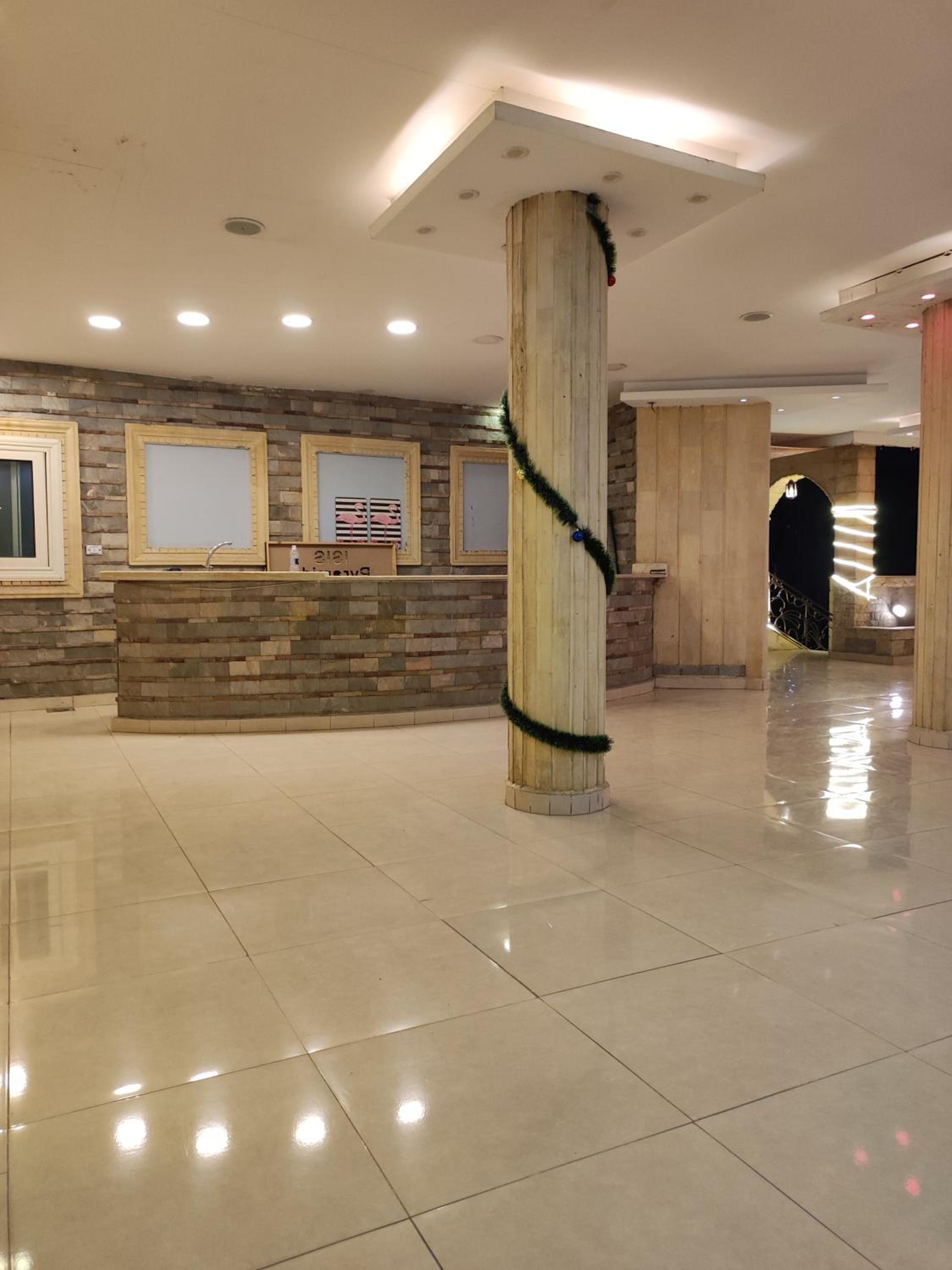 KEMT PYRAMIDS INN