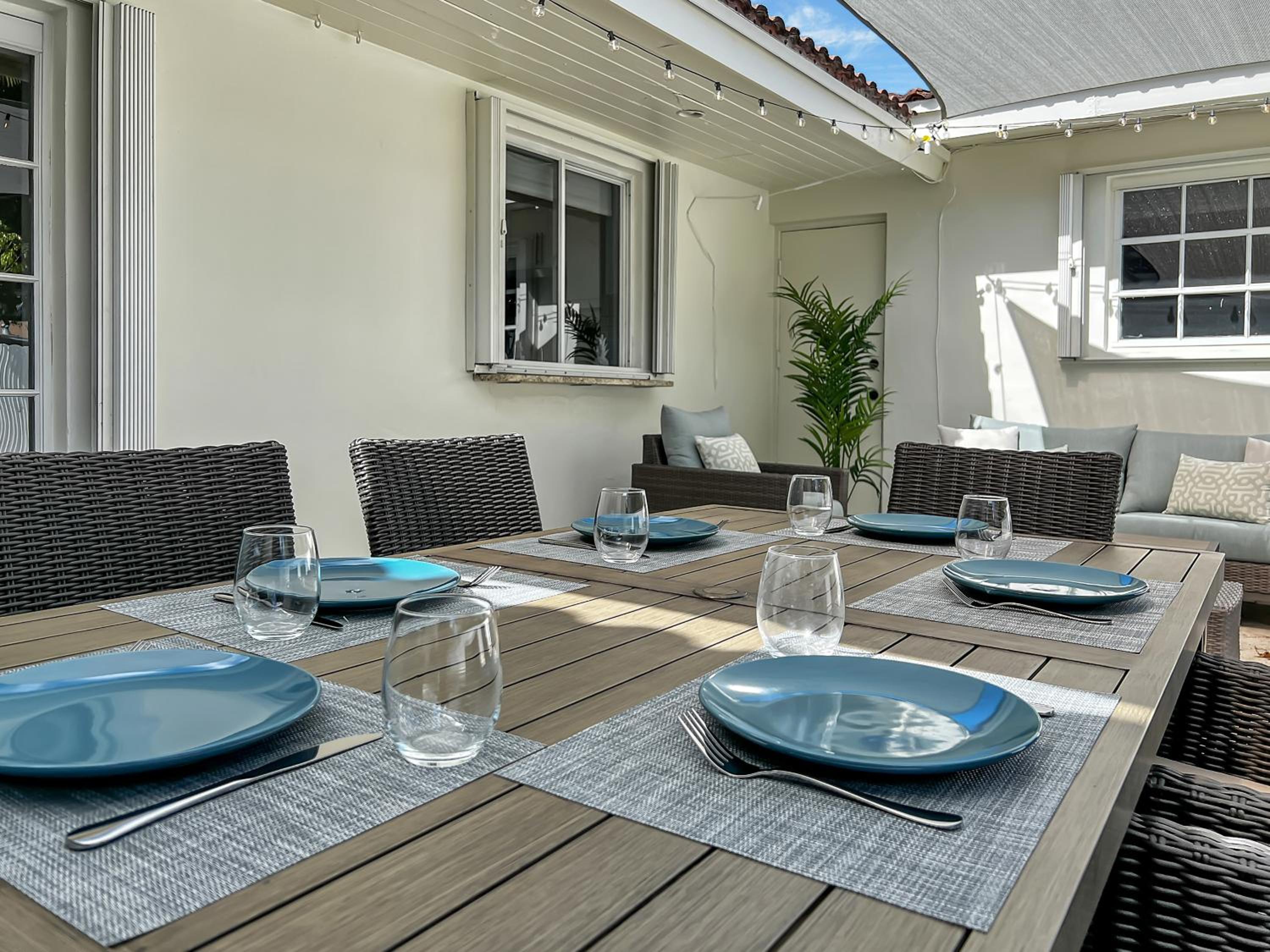 Gated Villa Blanca 5BR 3BA with Heated Pool & BBQ