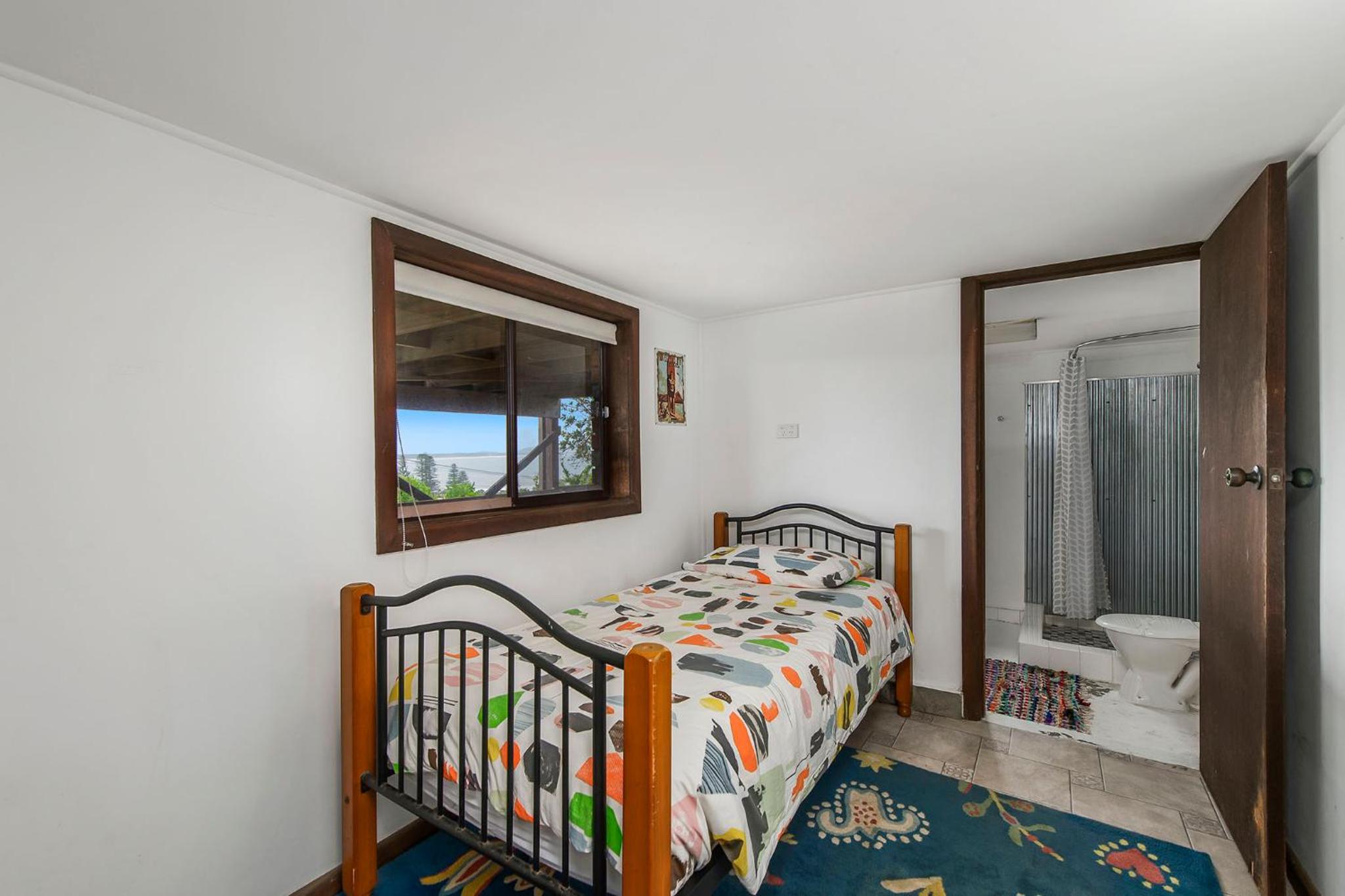 Barrels Beach House, 28 Dulconghi Street