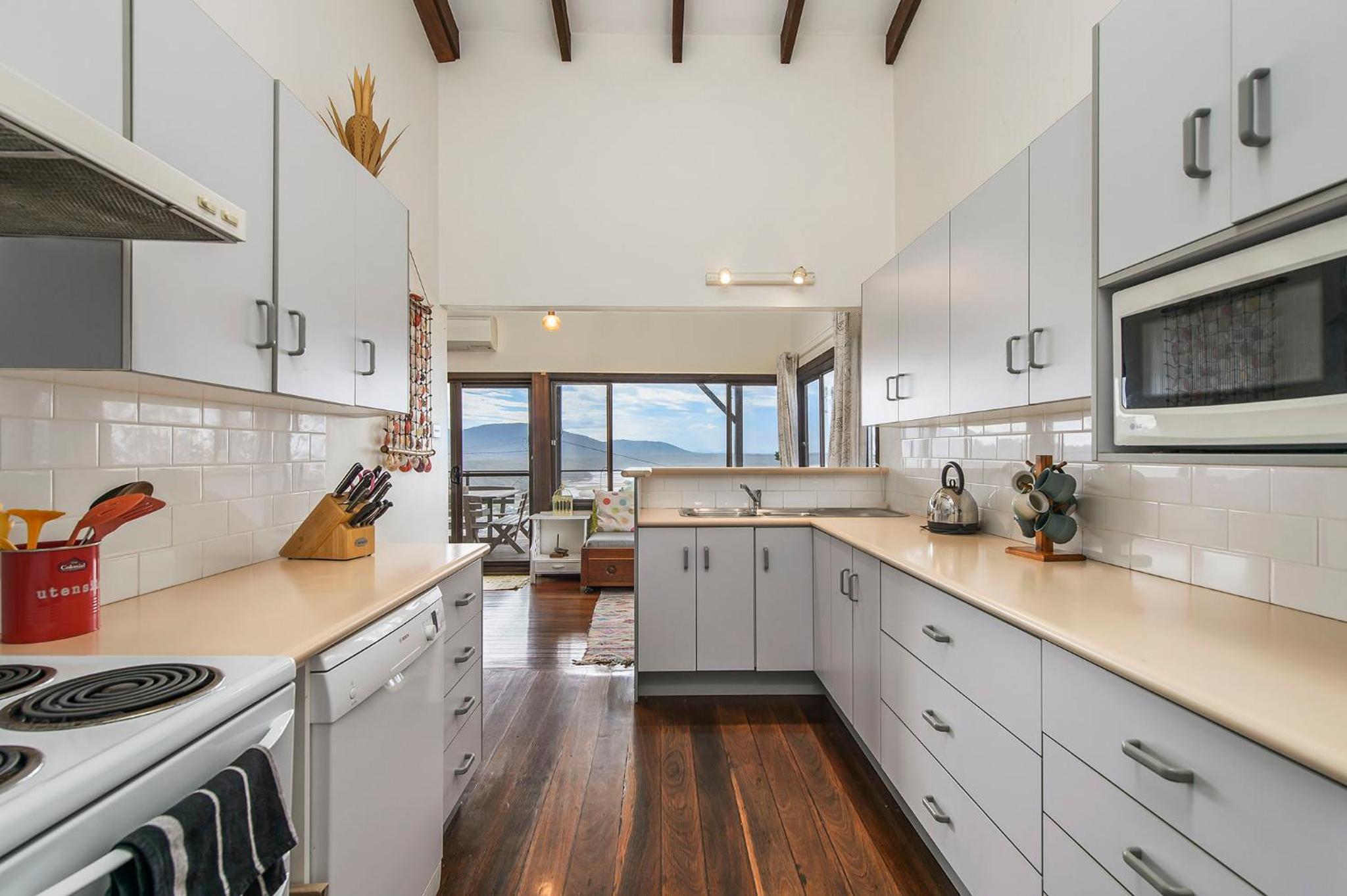 Barrels Beach House, 28 Dulconghi Street